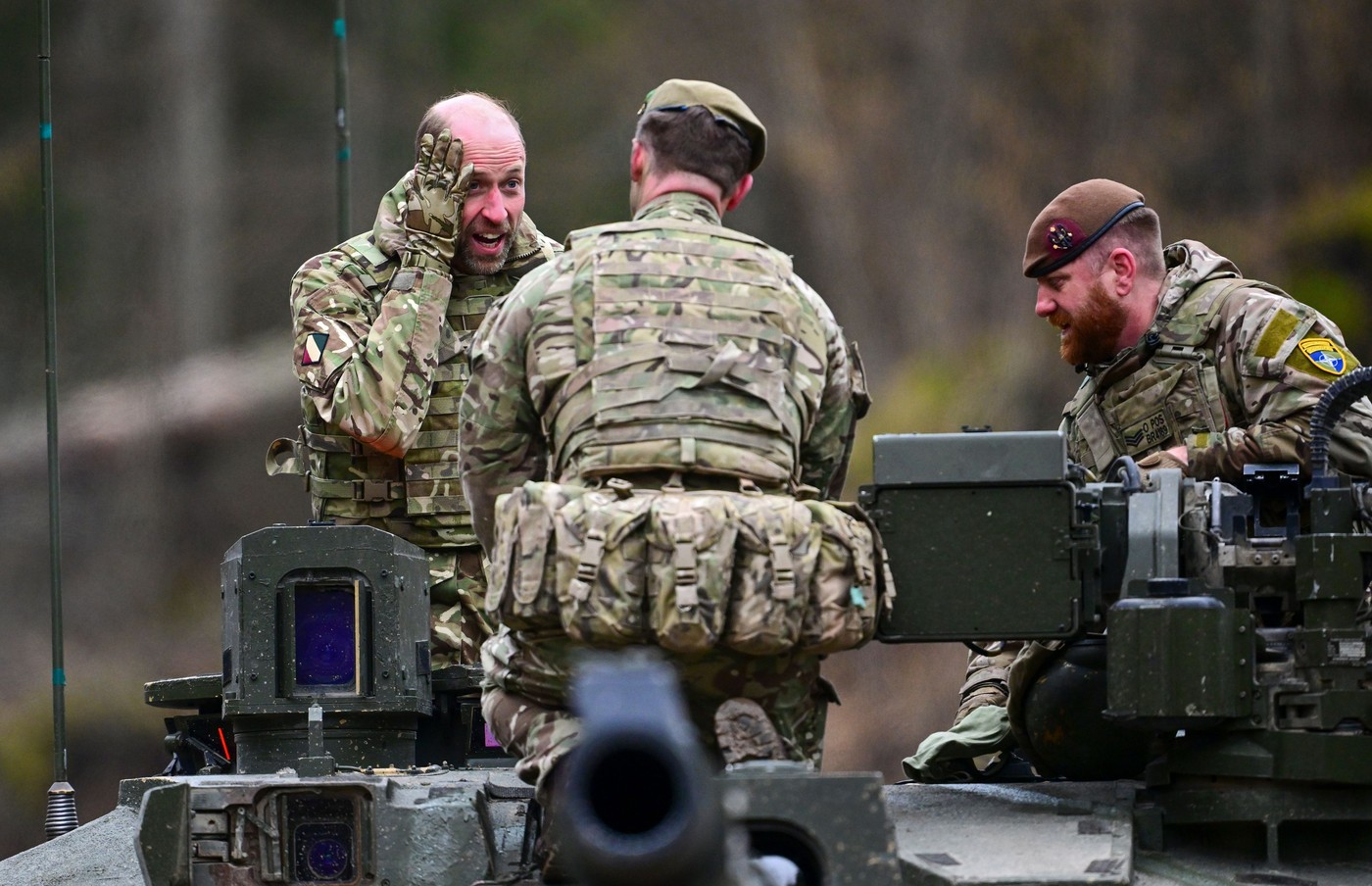 Princ William, Rusija, vojska