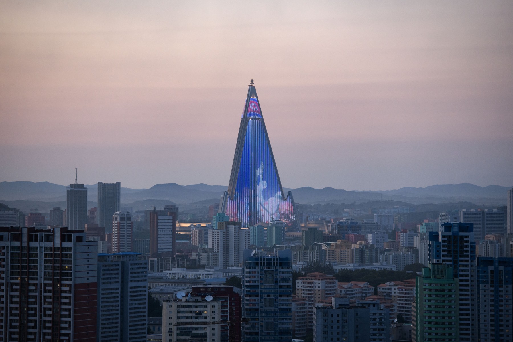 Hotel Ryugyong, hotel, Severna Koreja, Pjongjang