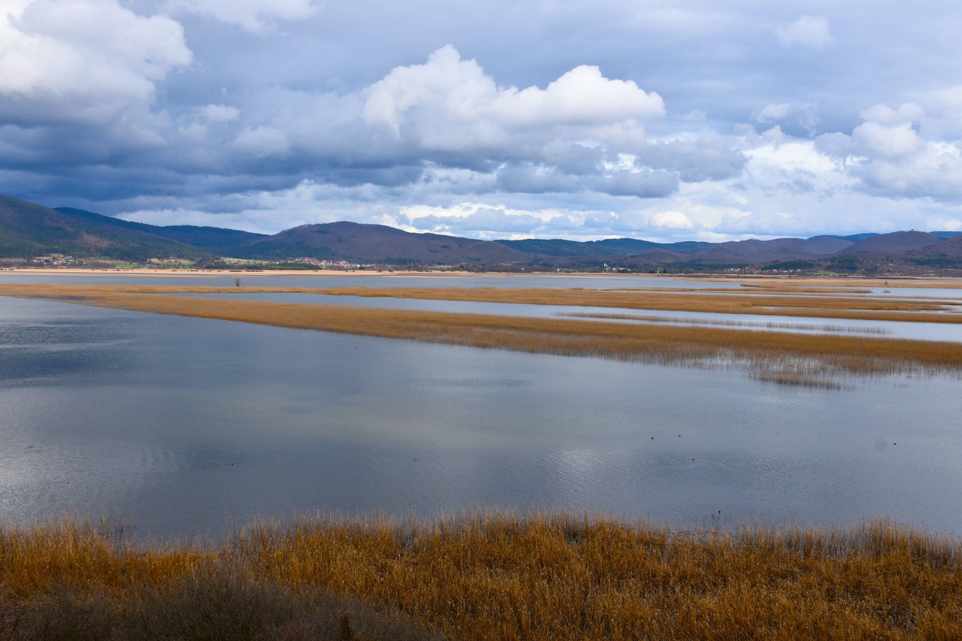 cerknica, cerkniško jezero, vreme, oblaki, oblačno