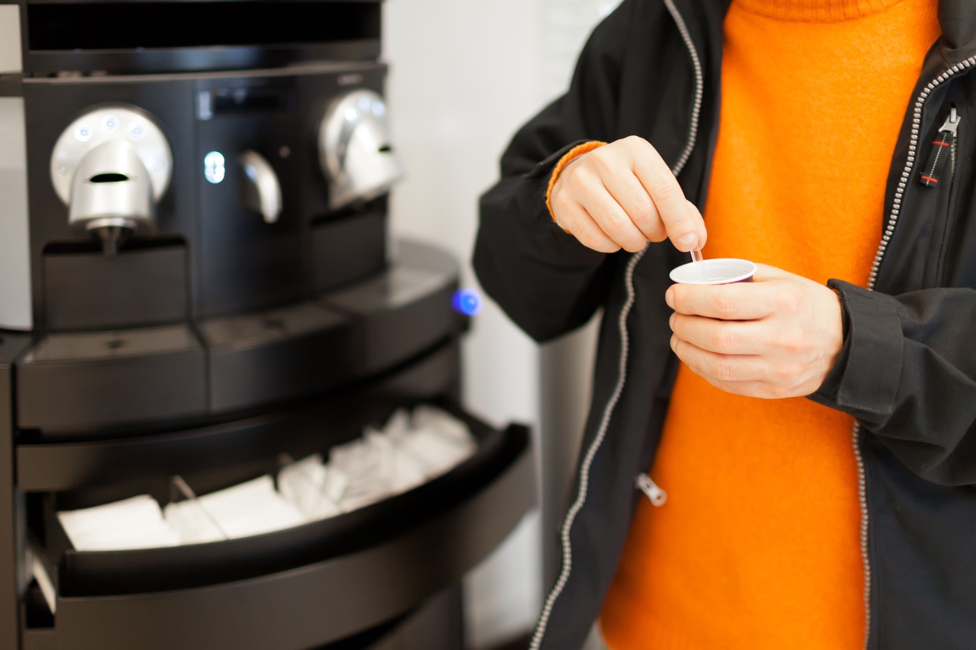 kava, avtomat s toplimi napitki