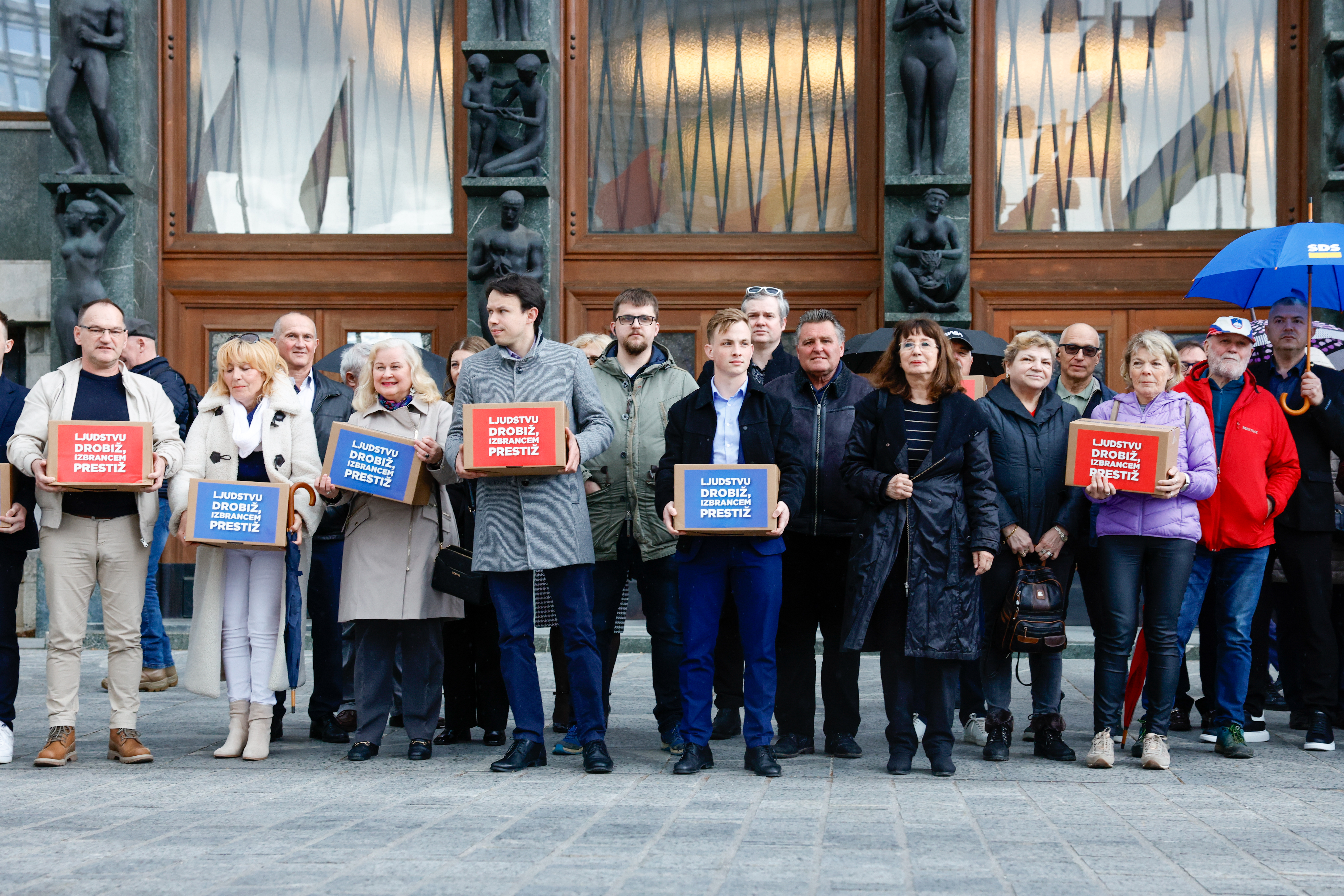 SDS, referendum, pokojnine