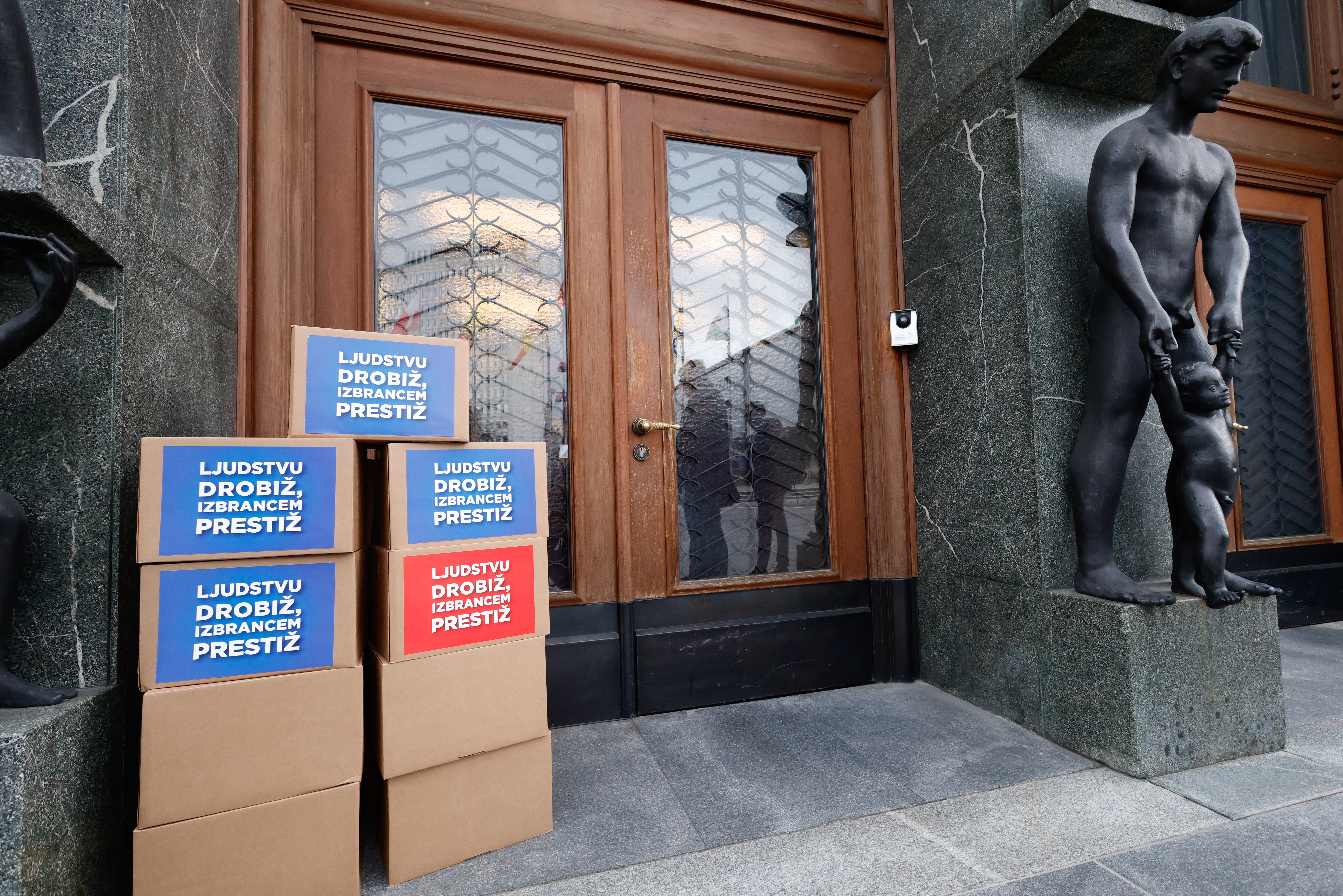 SDS, referendum, pokojnine