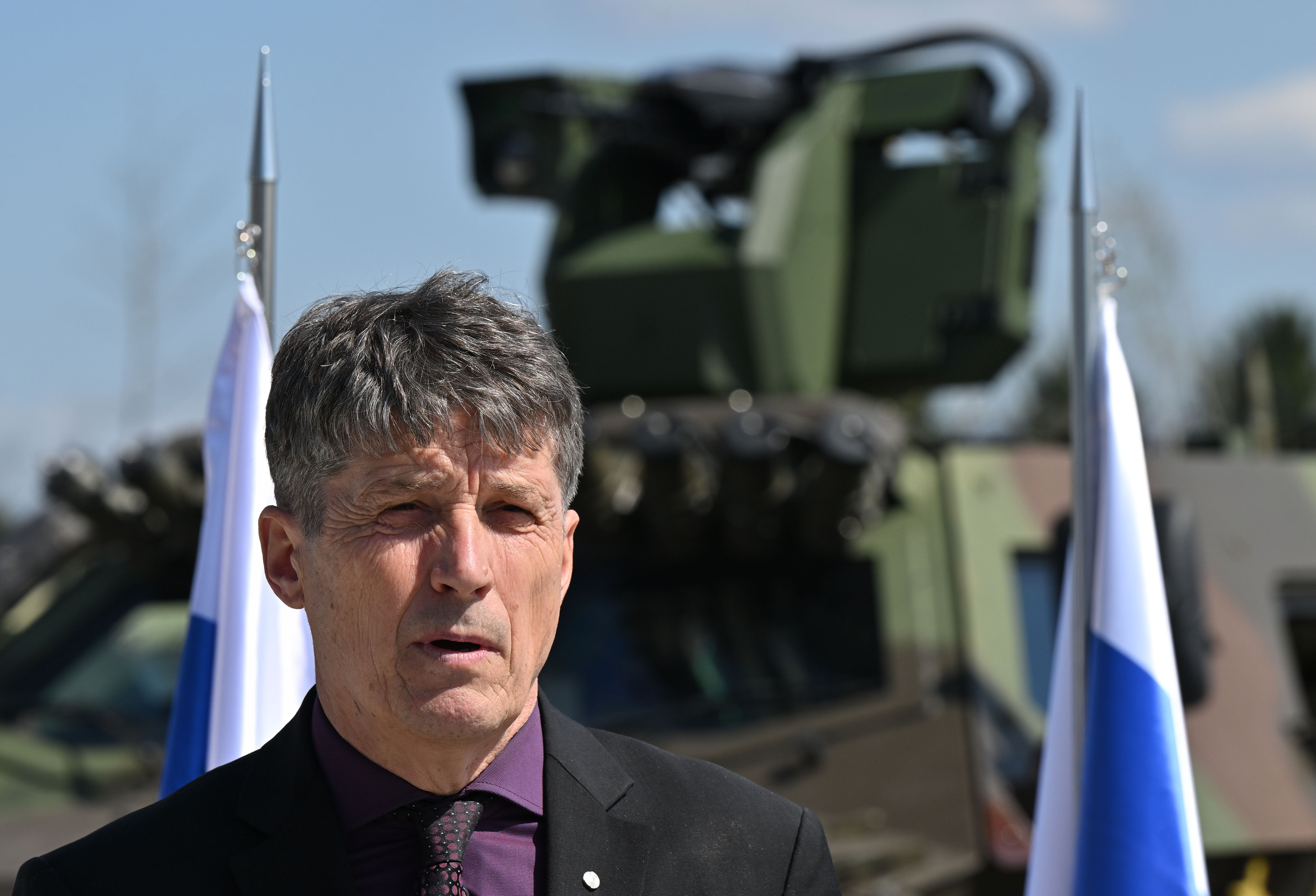 borut sajovic, vojašnica, orožje