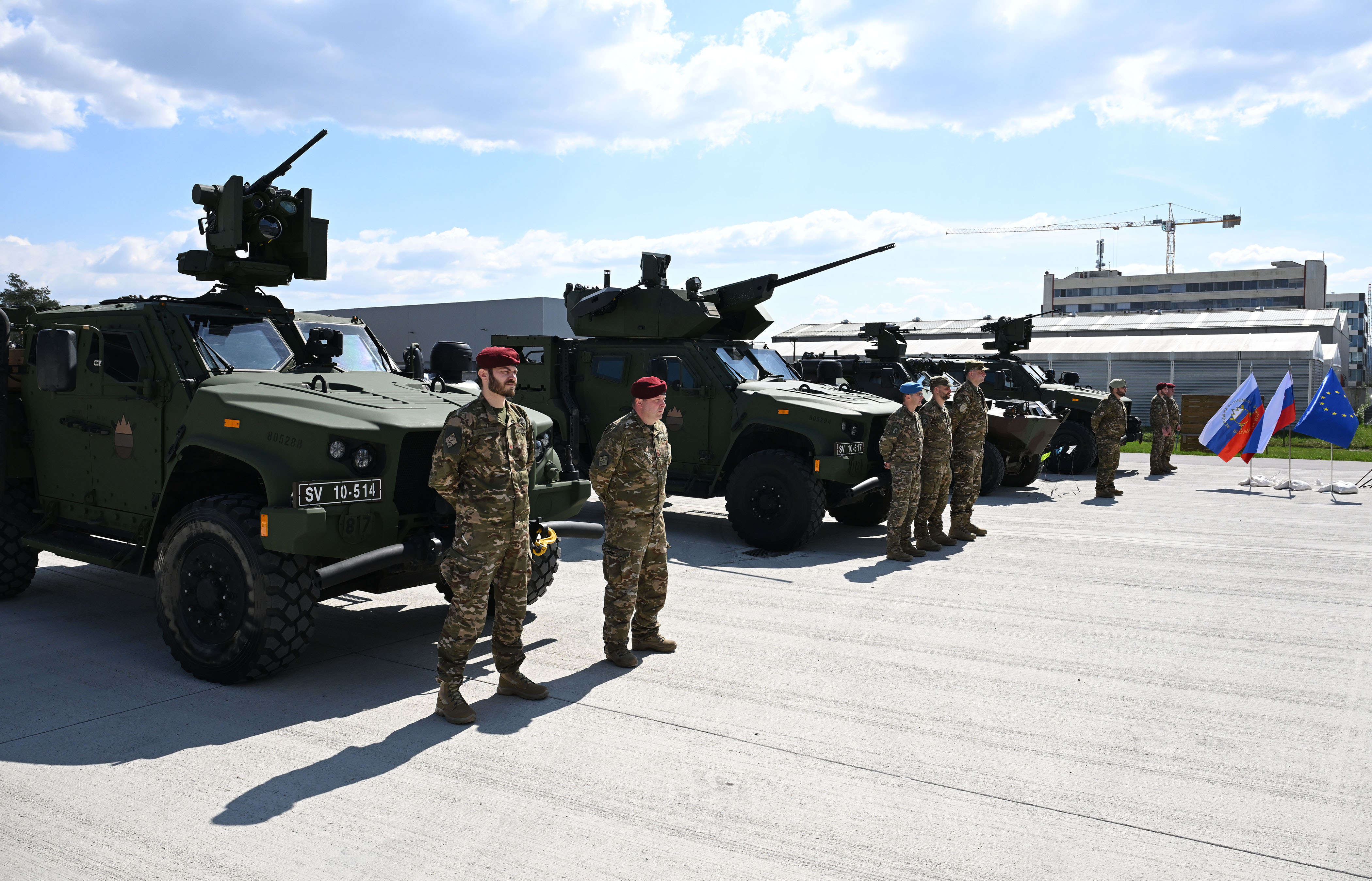 borut sajovic, vojašnica, orožje