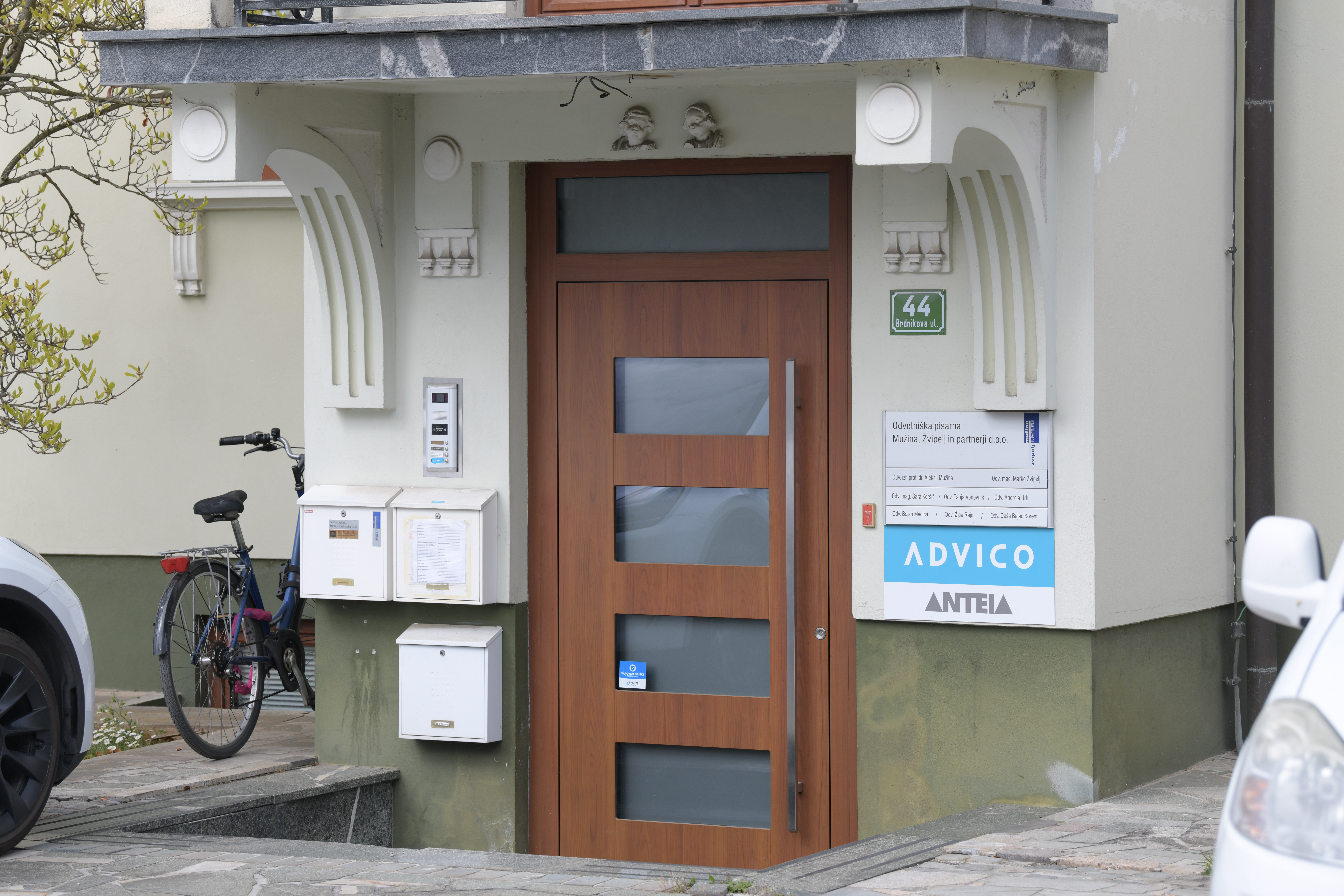 Brdnikova 44, Petrović, Advico