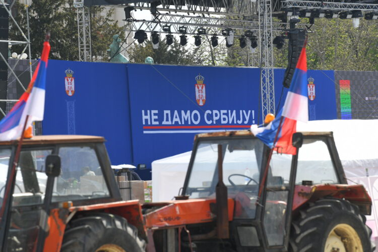 vučić, shod, beograd, šotori