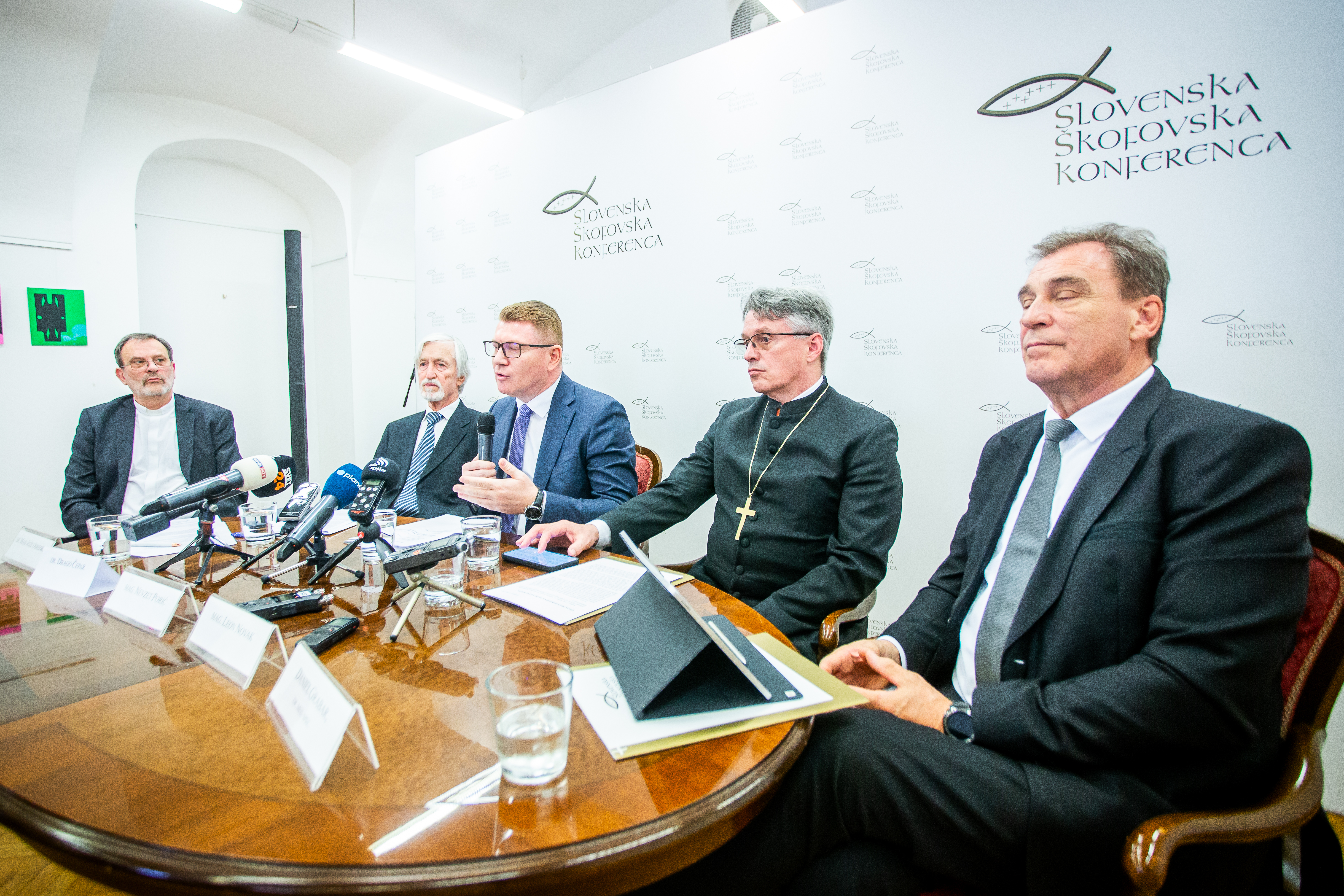 Izjava proti diskriminaciji pri načinu pokopa pokojnih