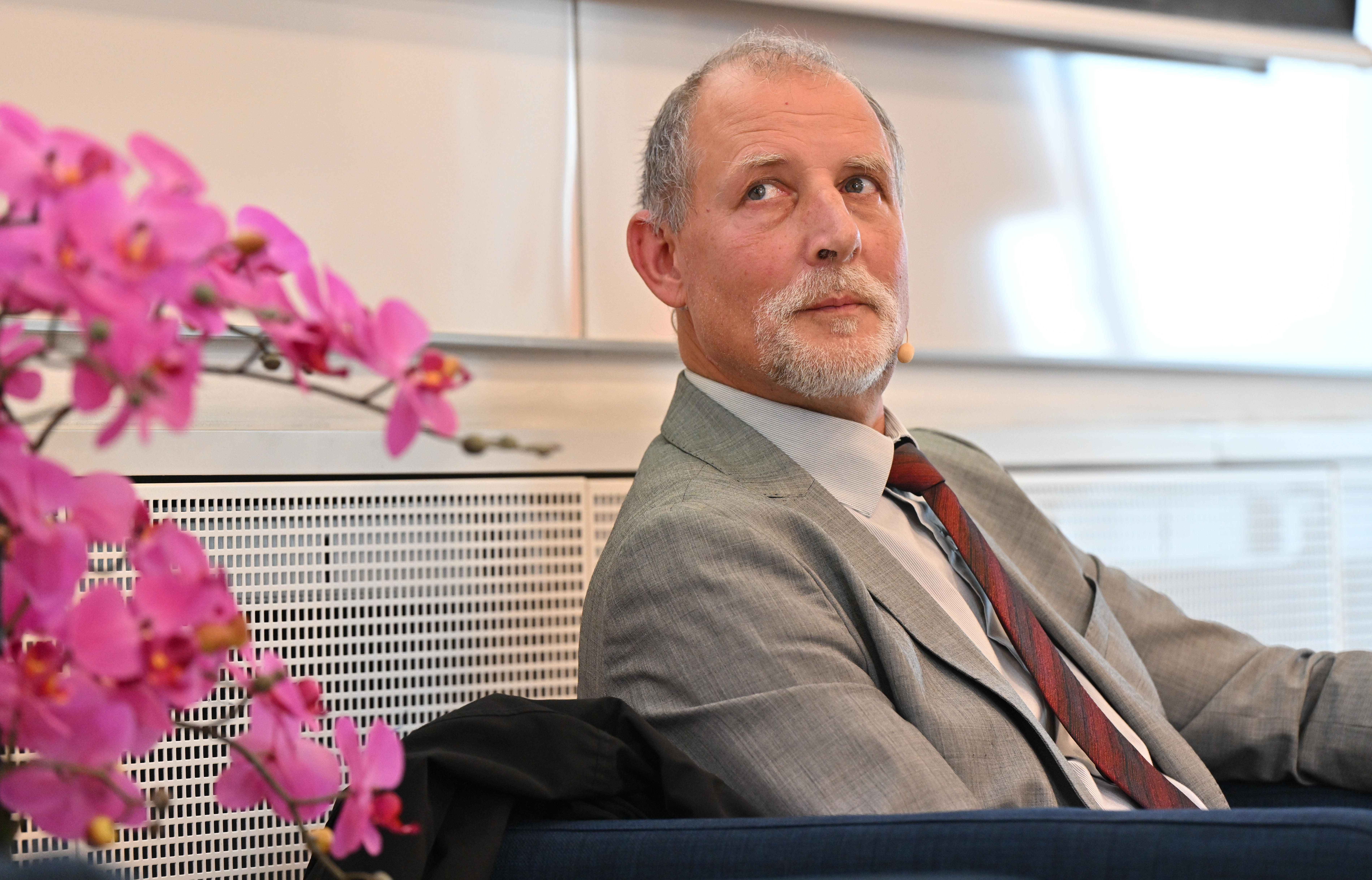 Javna predstavitev kandidatke in kandidata na rektorskih volitvah Univerze v Ljubljani za mandatno obdobje 2025 do 2029 Gregor Majdič in Irena Mlinarič Raščan