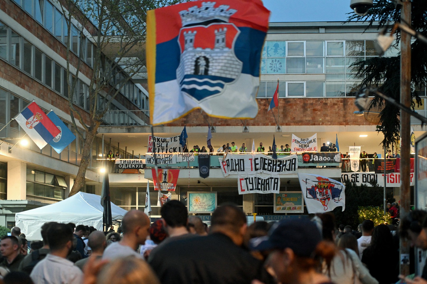 blokada rts, beograd, srbija, študenti