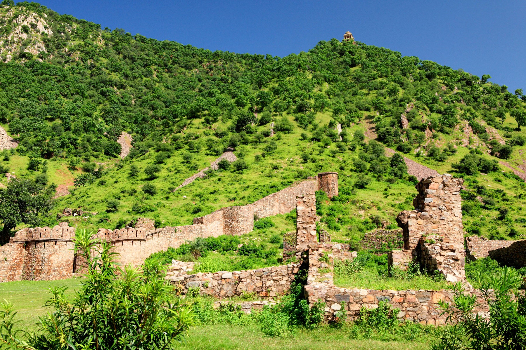 Indija, vas, Bhangarh, trdnjava
