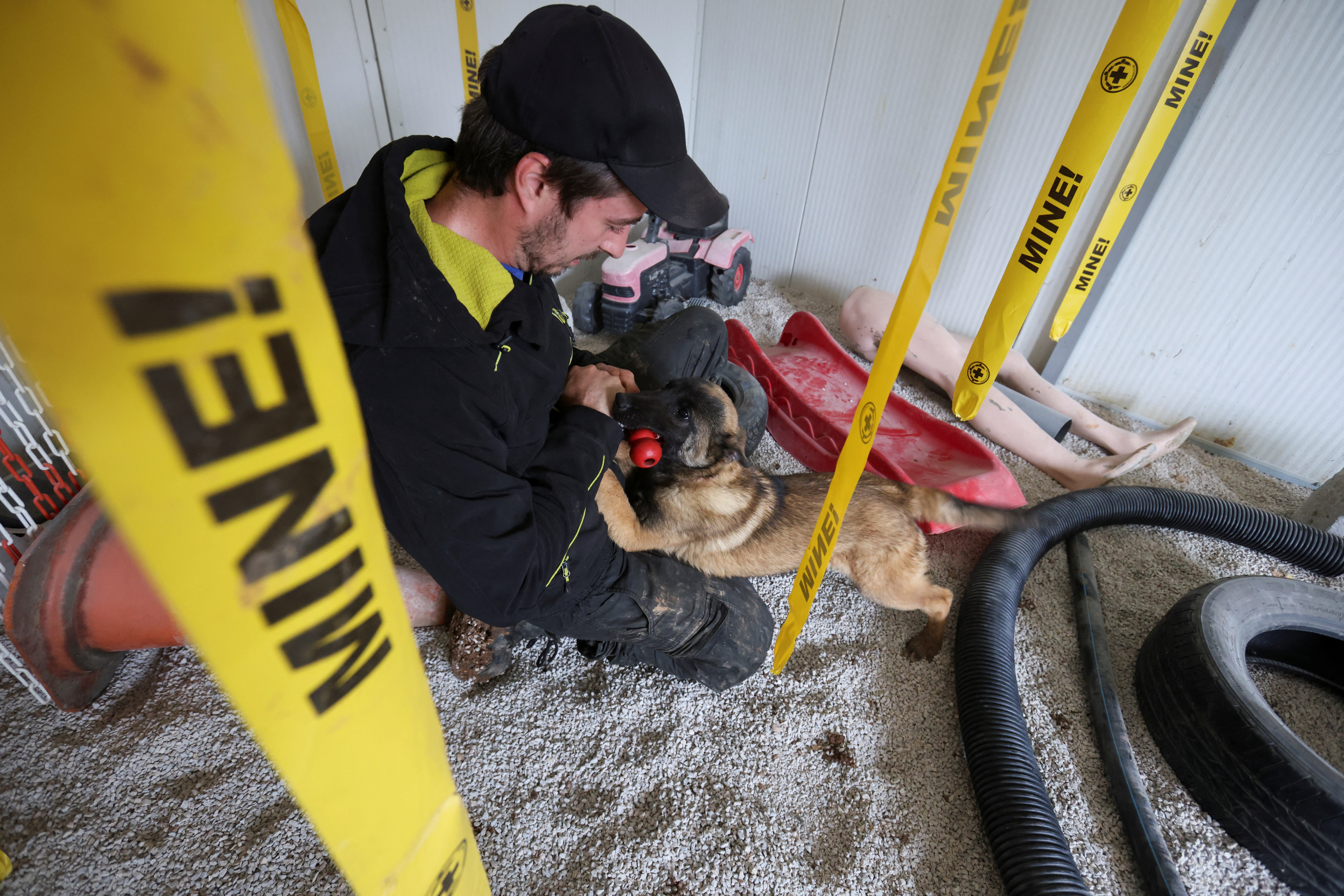 iskanje min, sarajevo, bosna, psi