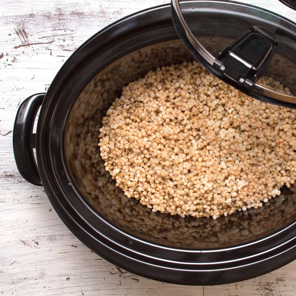 1746453109-Slow-cooker-sorghum-01-1024x1024.jpg