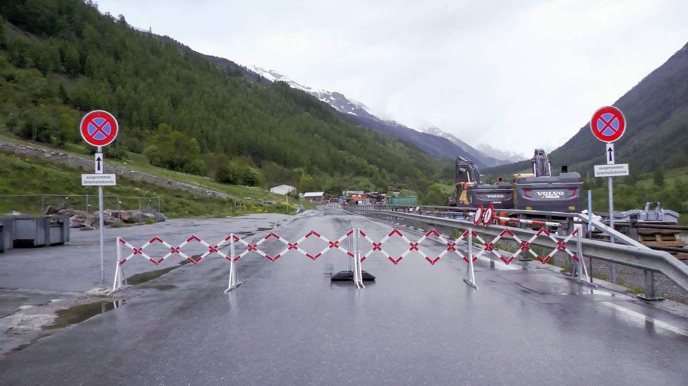 Plaz v vasi Blatten v ŠviciPlaz v vasi Blatten v Švici