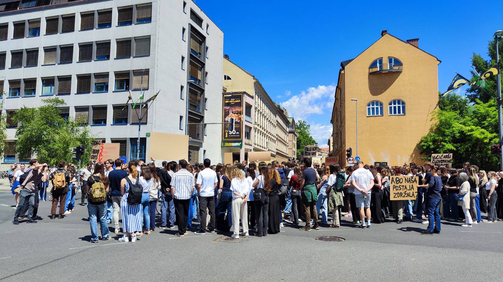 Blokada križišča pri Filozofski fakulteti v Ljubljani
