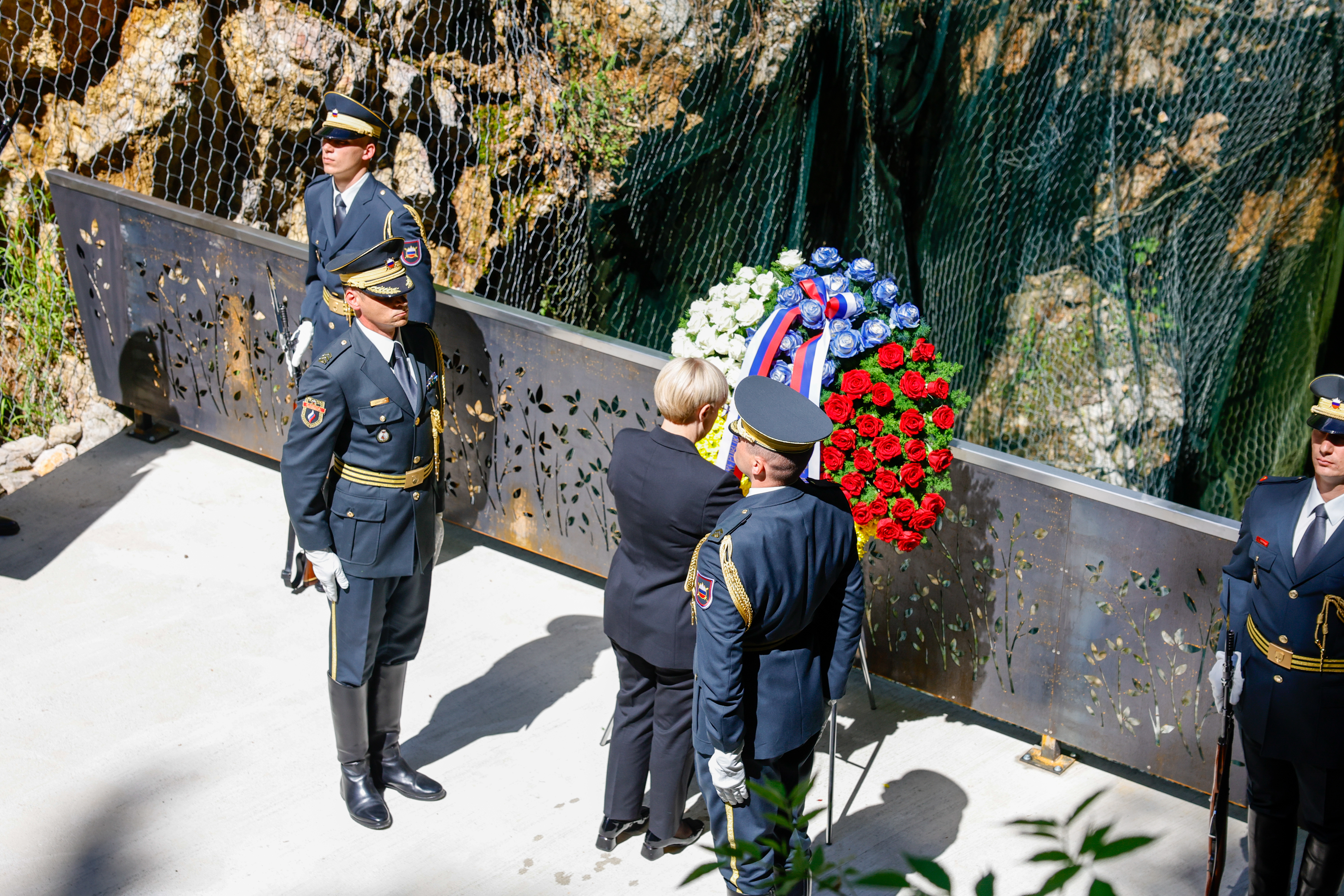 Nataša Pirc Musar v Kočevskem Rogu