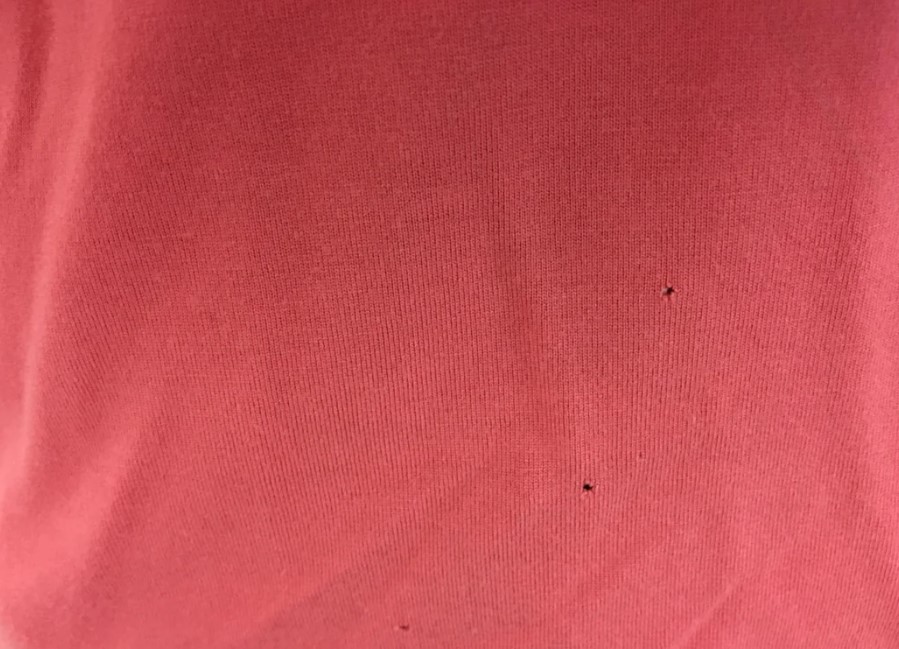 luknjice na majici REDDIT