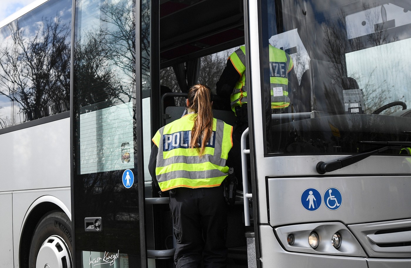 kontrola avtobus meja