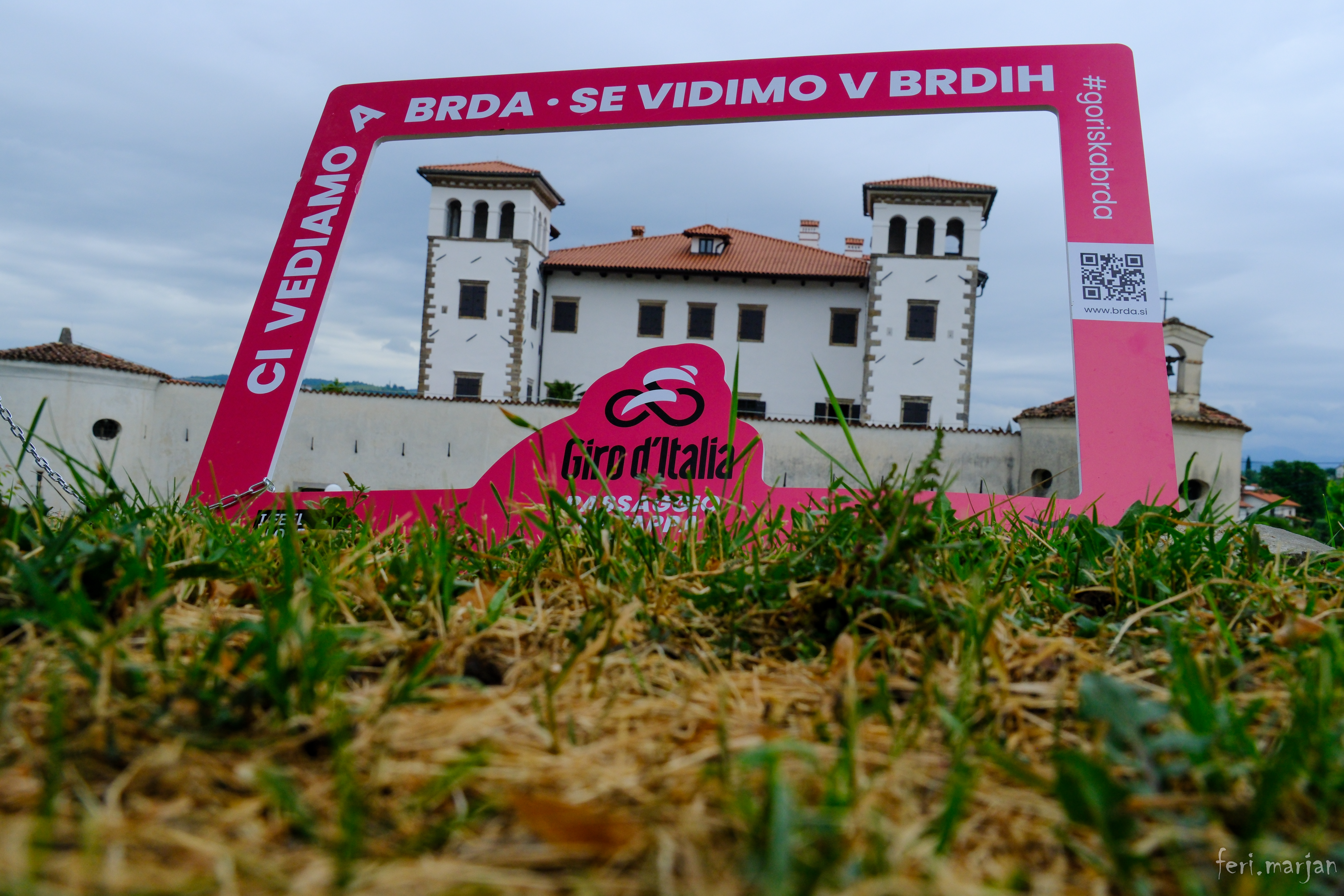 Okrasitev pred prihodom Gira v Goriška brda