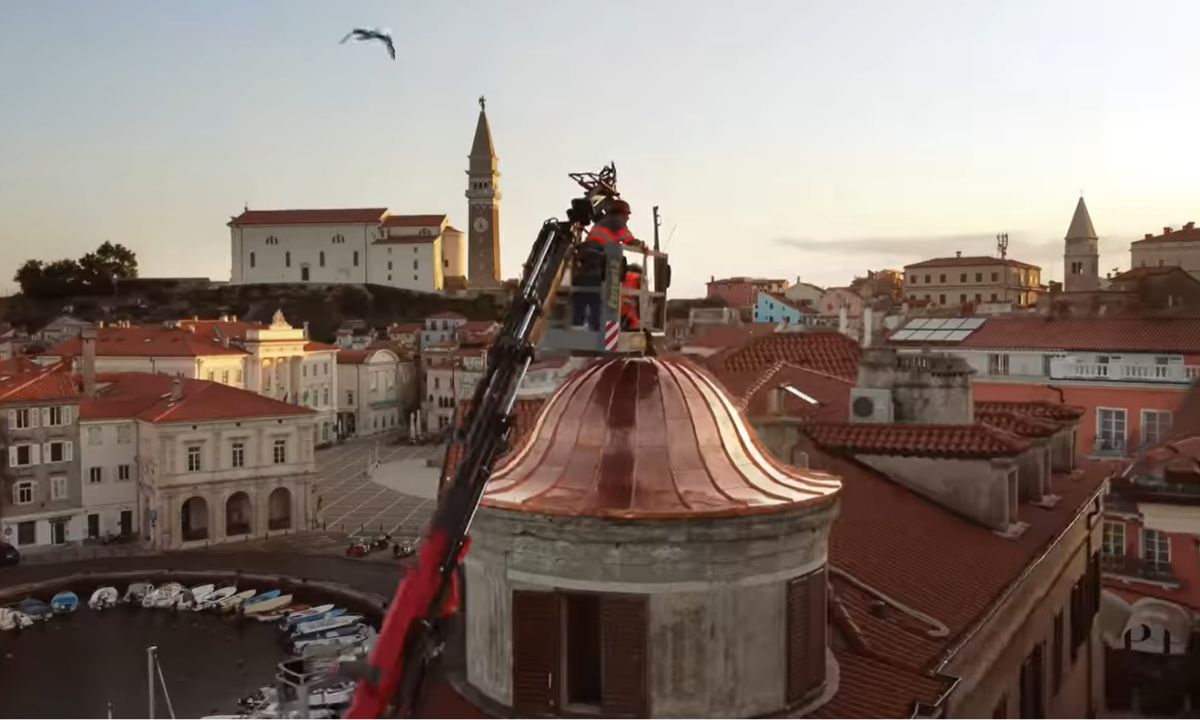 V Piranu so na vrh palače Gabrielli postavili novo kupolo