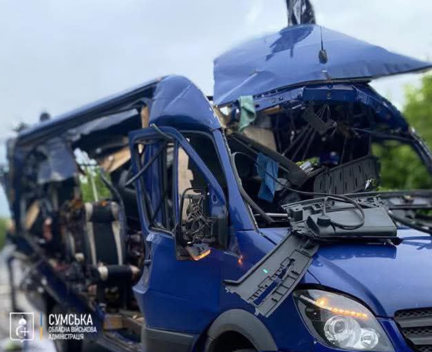 Uničen avtobus v Sumiju