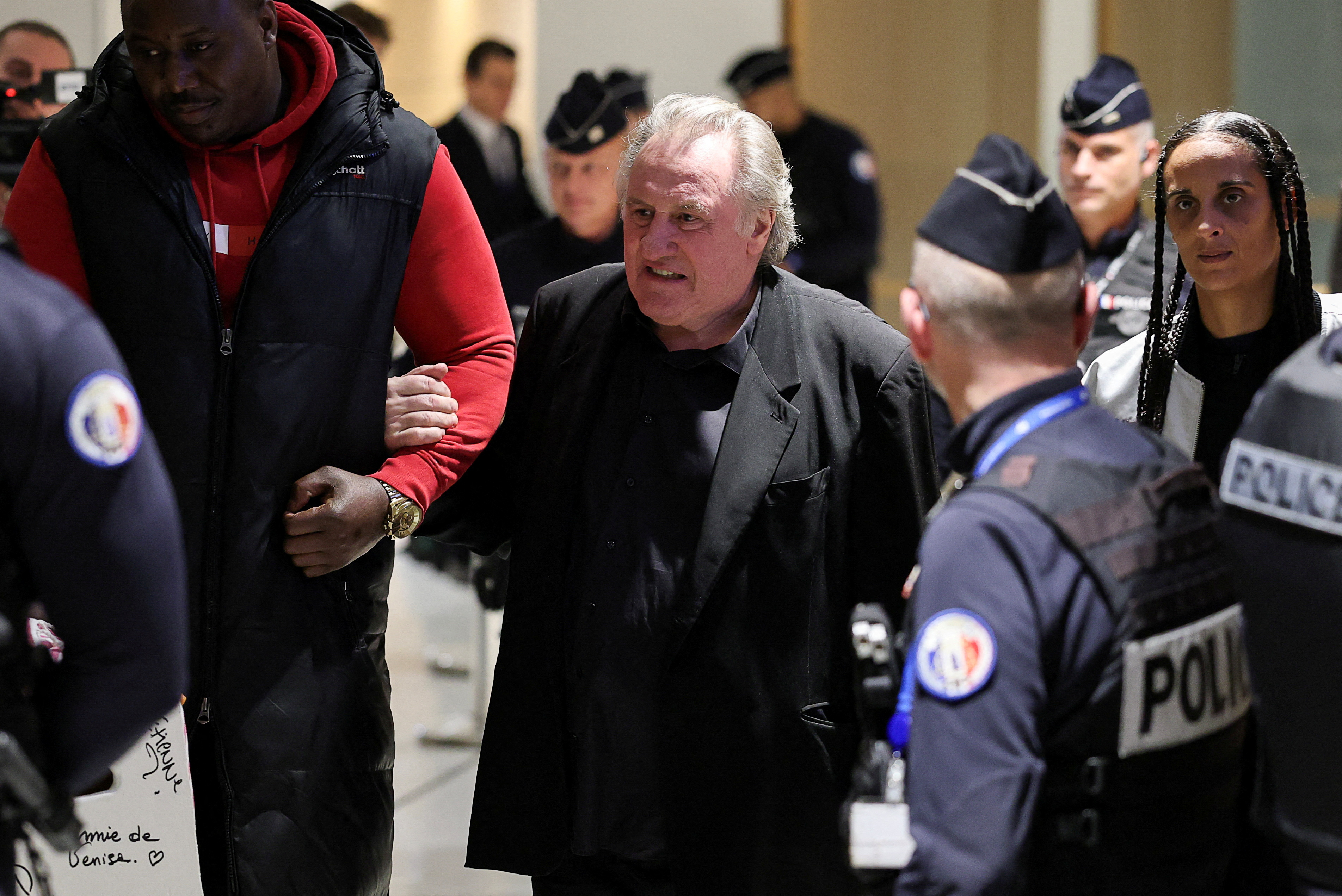 Gérard Depardieu na sodišču.