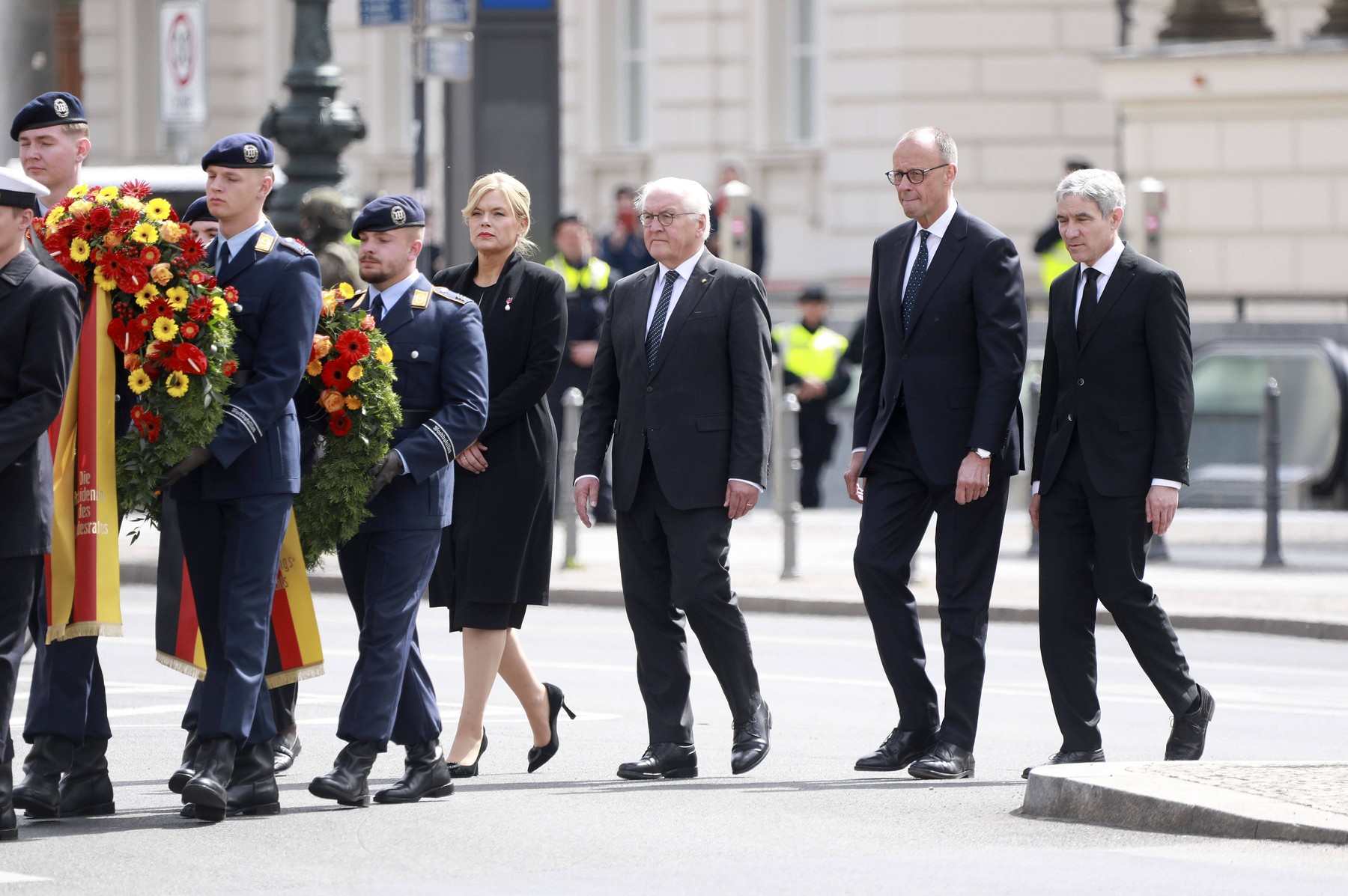 V Berlinu je potekala maša, ki se je je poleg Steinmeierja udeležil tudi novi nemški kancler Friedrich Merz.