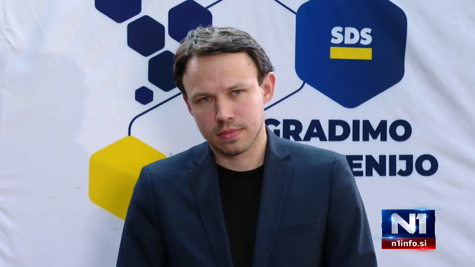 Andrej Hoivik na sedežu SDS na Trstenjakovvi