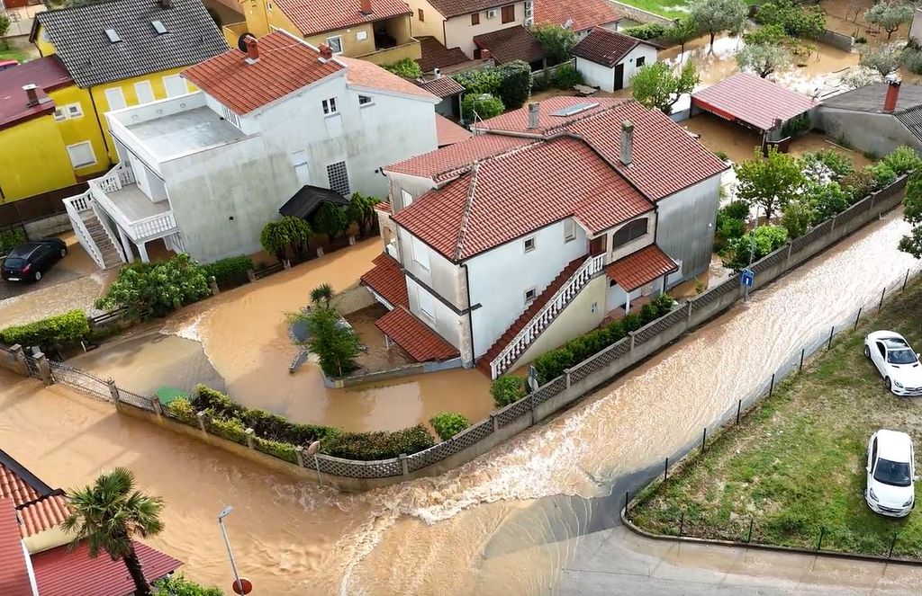 Medulin je dan po hudem neurju pod vodo.