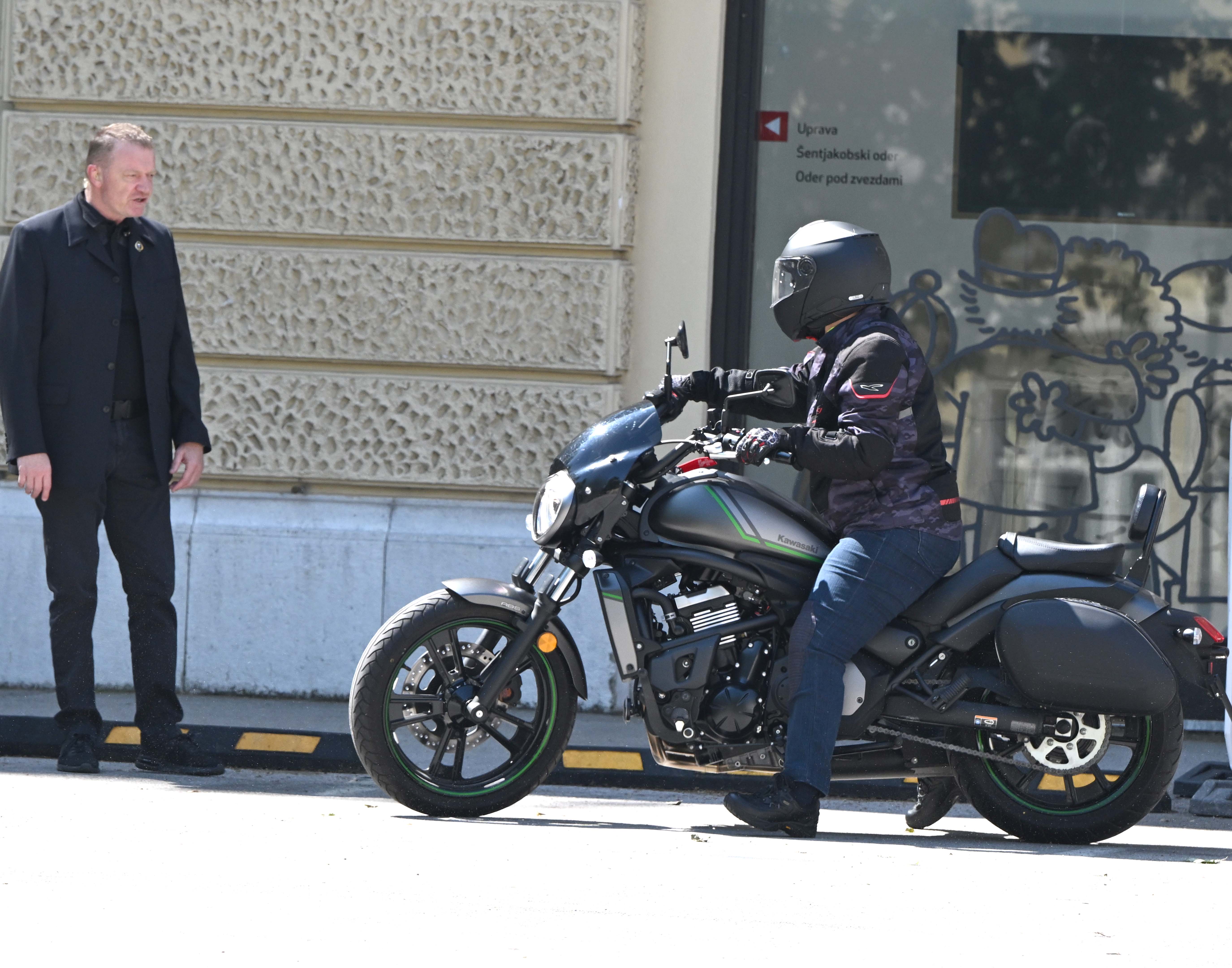 Predsednica Nataša Pirc Musar na motorju