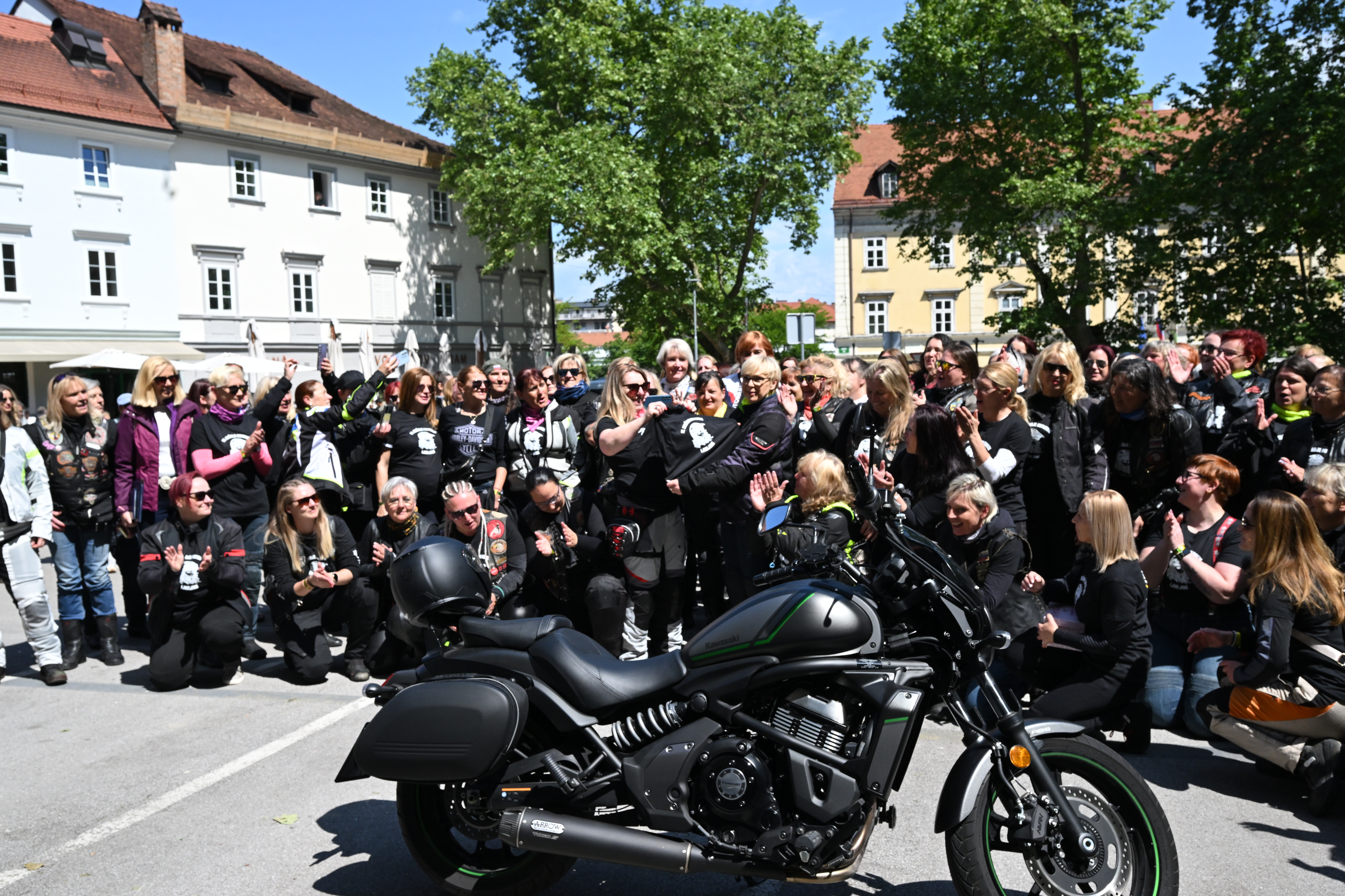 Predsednica Nataša Pirc Musar na motorju