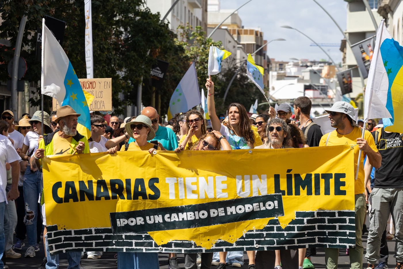 Protesti na Tenerifu proti množičnemu turizmu na Kanarskih otokih