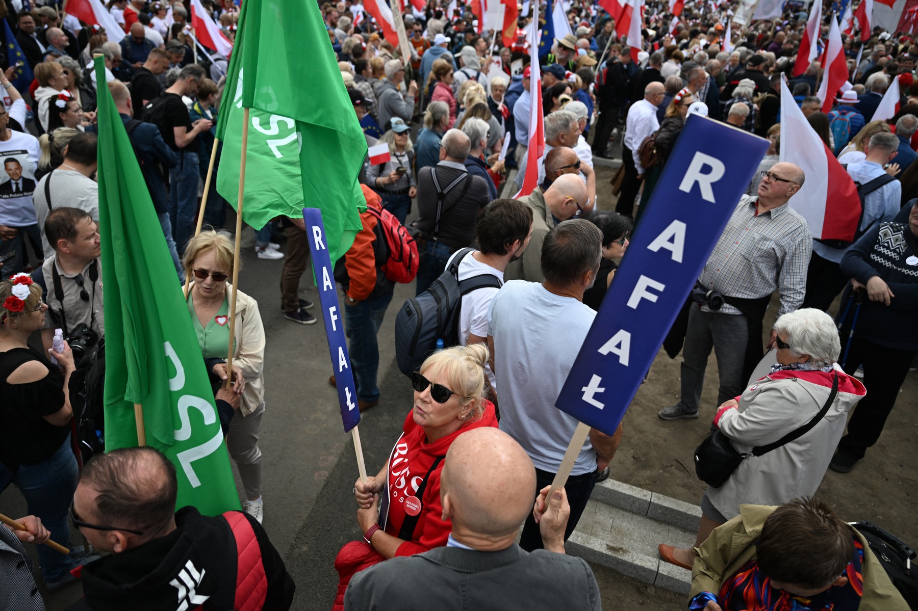 Na Poljskem shoda v podporo predsedniškima kandidatoma