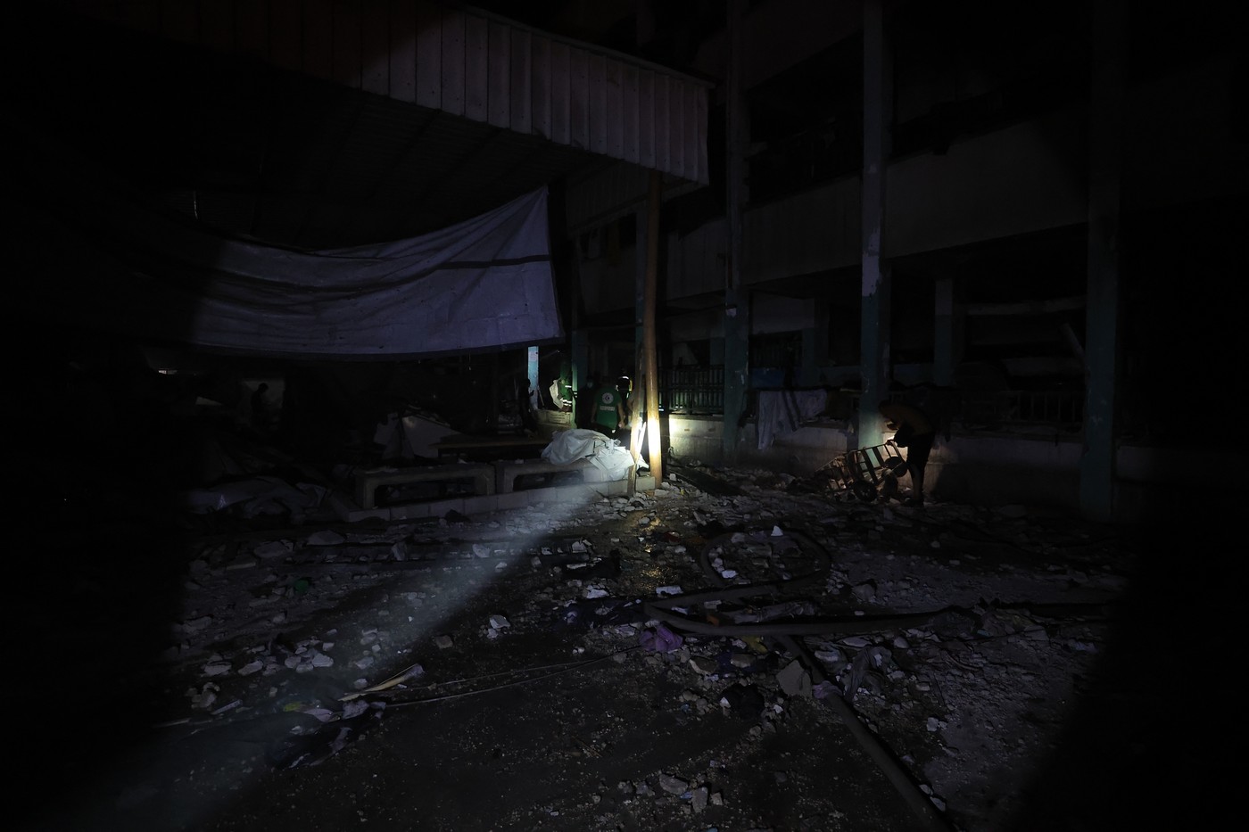 Iskalna akcija na področju napadene šole Fahmi al-Jarjawi.