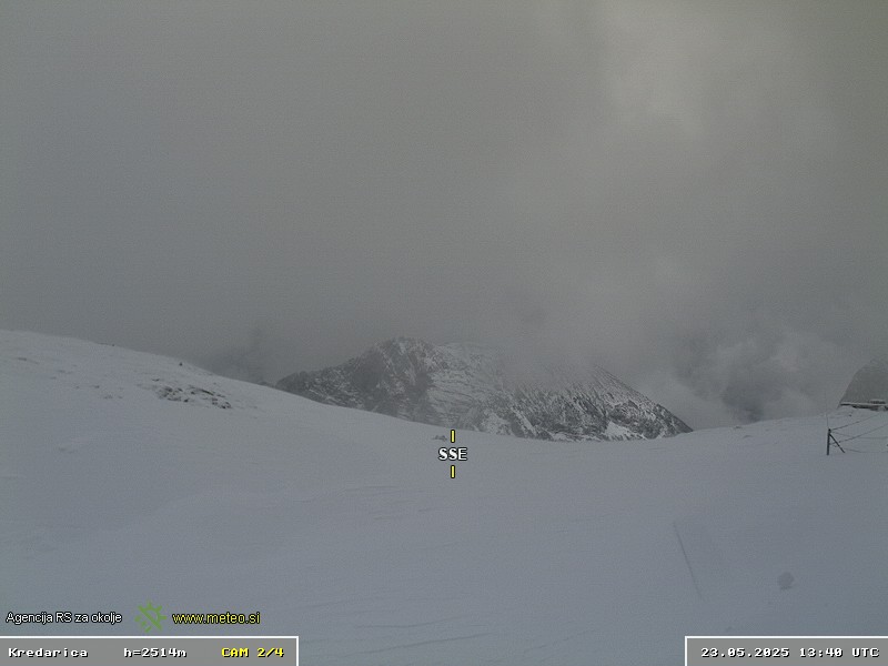 Na Kredarici zapadlo 25 centimetrov novega snega