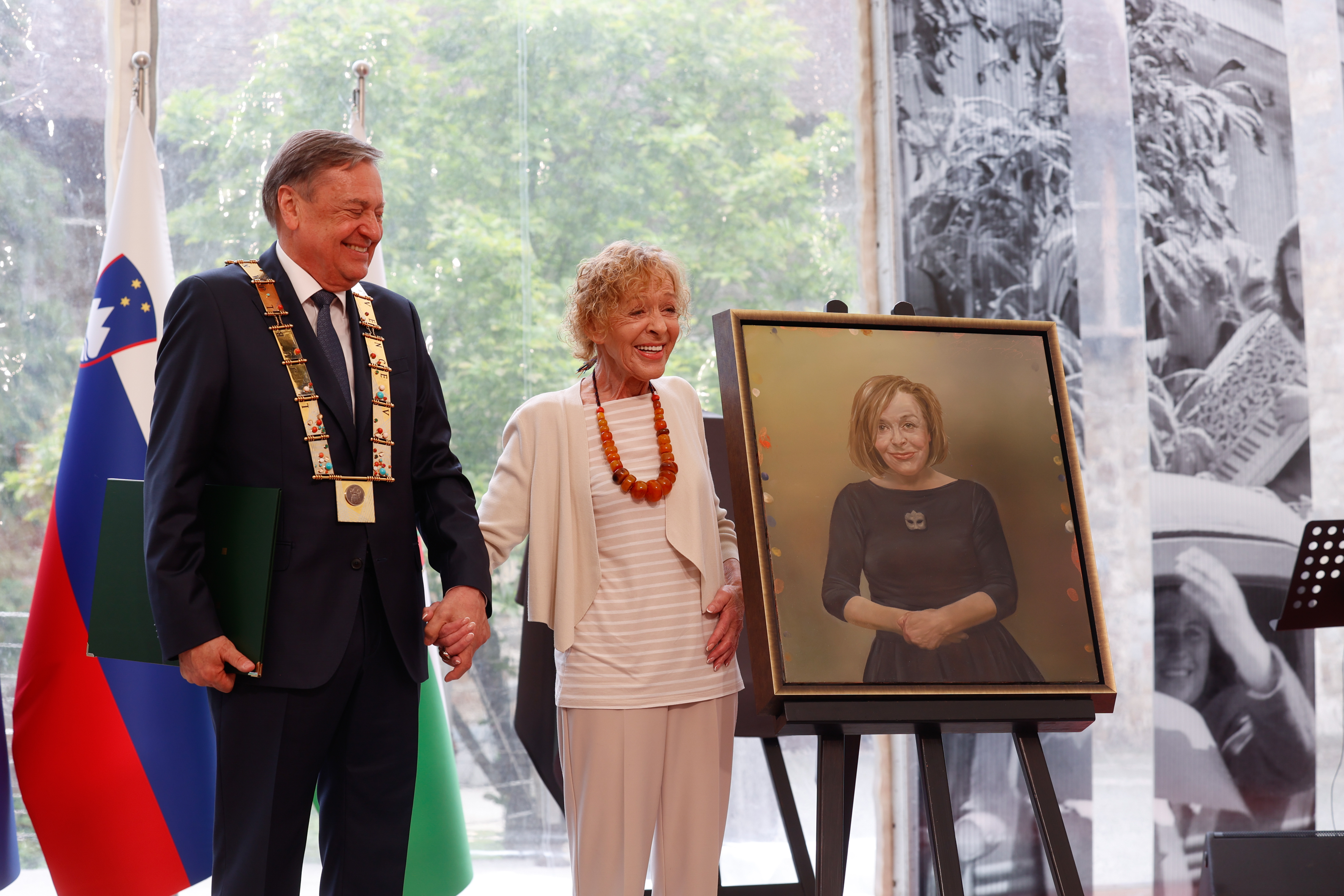 Naziv častna meščanka je letos prejela igralka Milena Zupančič, častni meščan pa je postal nekdanji predsednik republike Danilo Türk