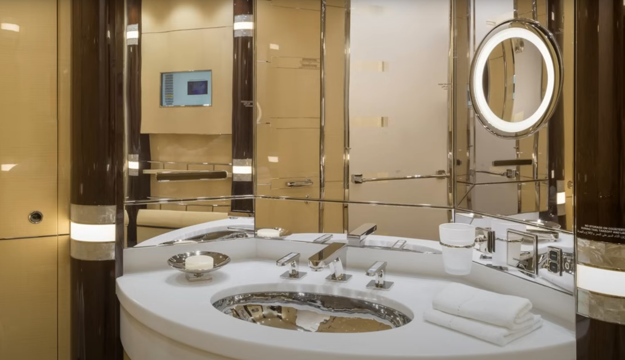 trump letalo 747-8 notranjost 5