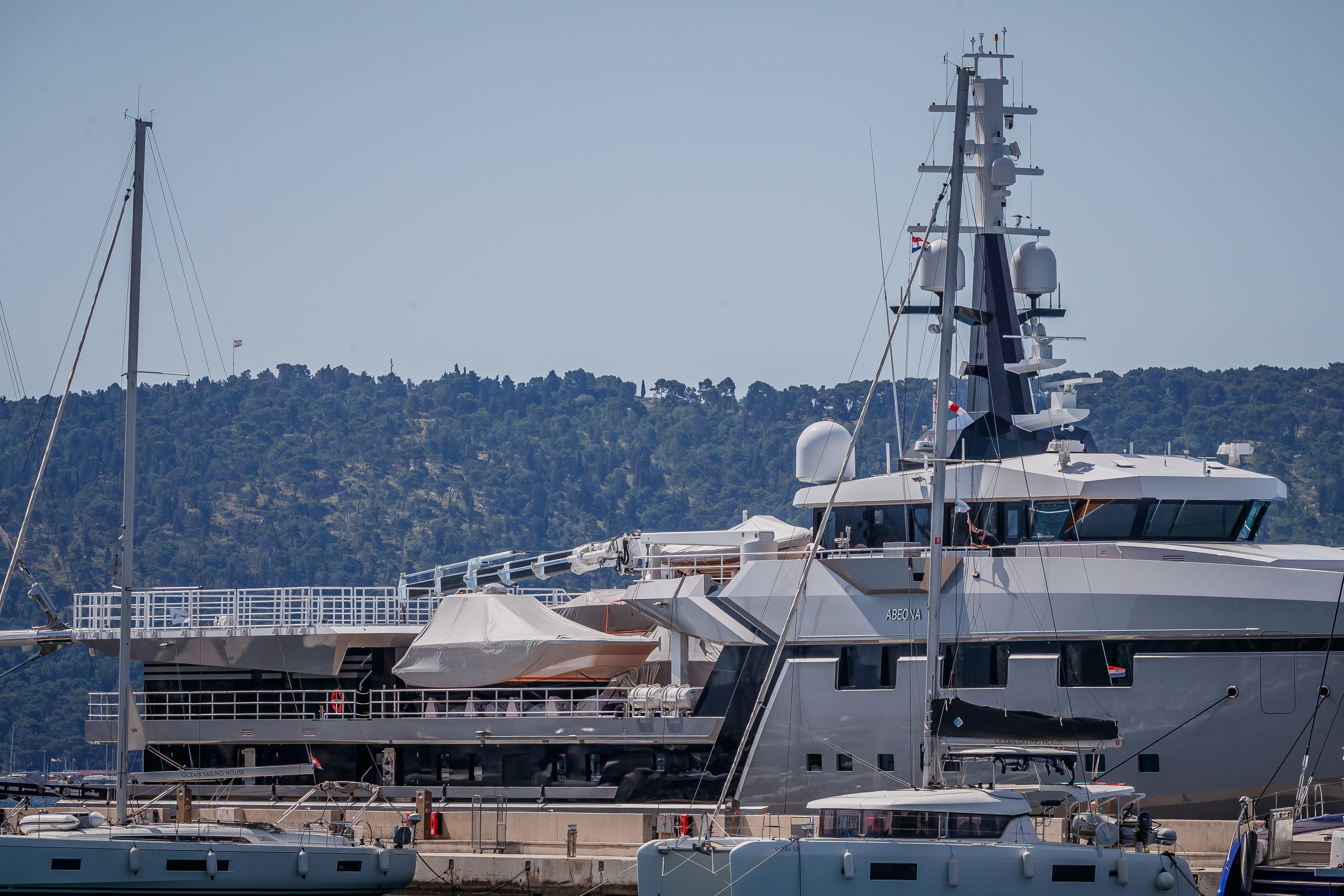 Superjahto Jeffa Bezosa opazili zasidrano v Dalmaciji