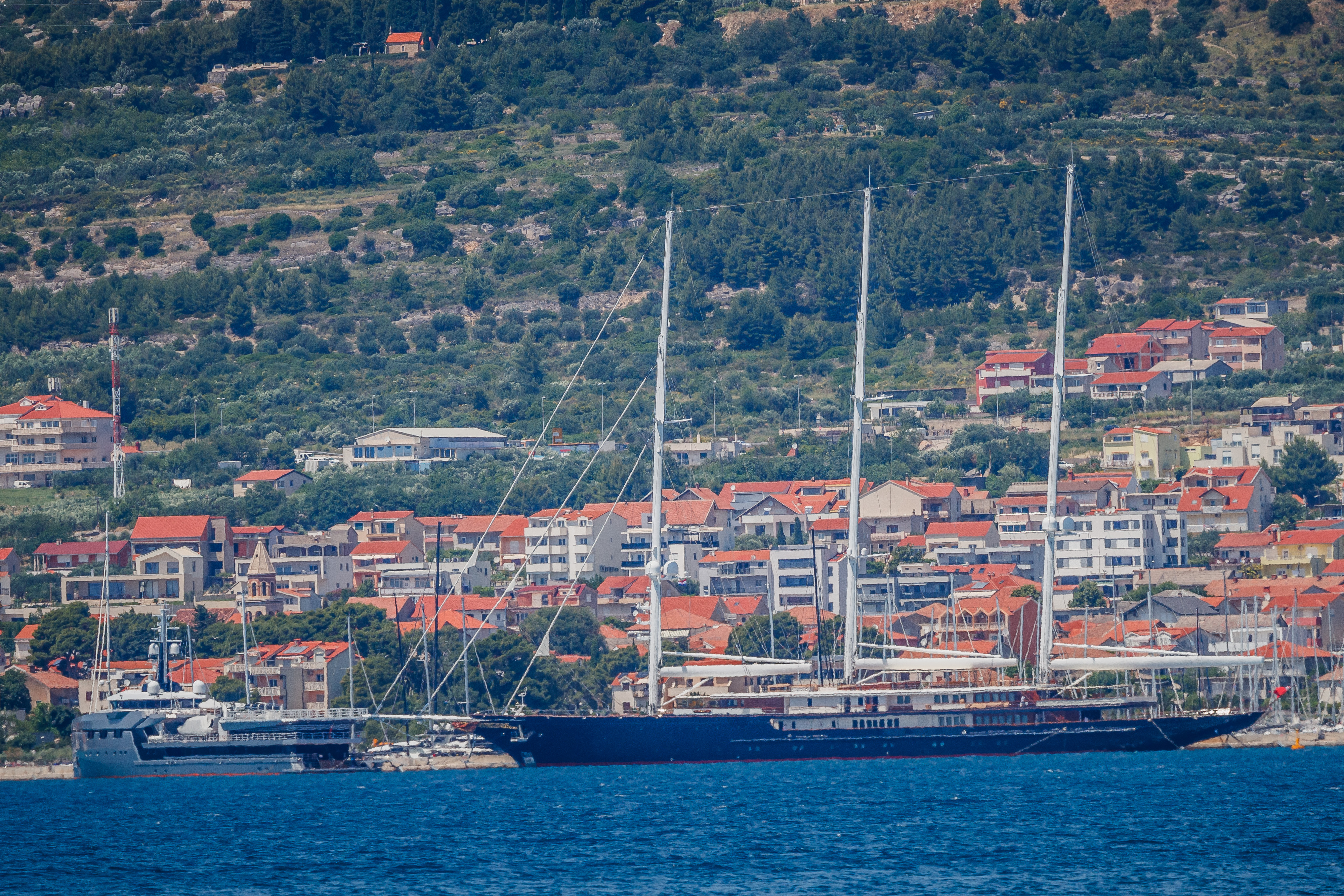 Superjahto Jeffa Bezosa opazili zasidrano v Dalmaciji