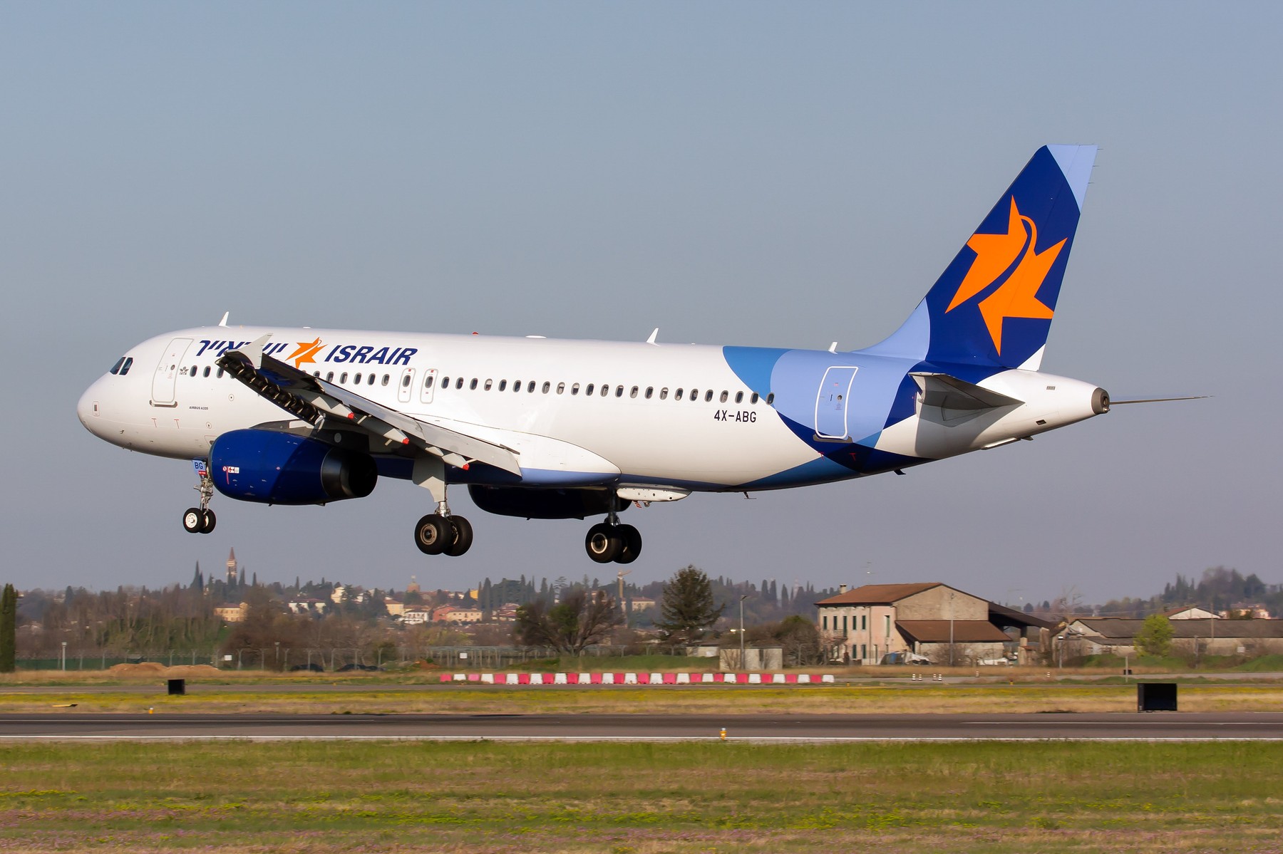 Med Ljubljano in Izraelom dvakrat na teden leti nizkocenovna letalska družba Israir