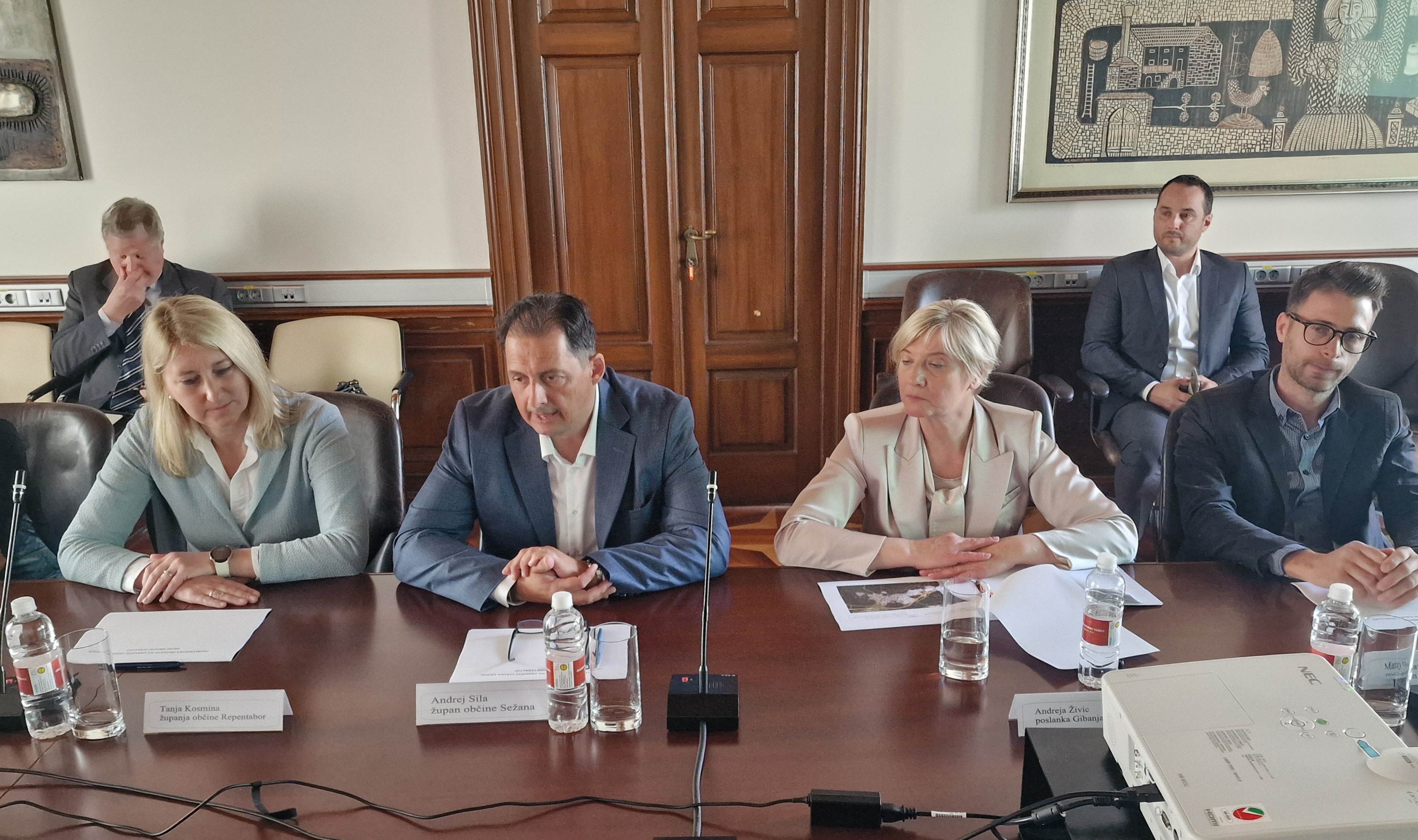 Župan Občine Sežana Andrej Sila in županja italijanske Občine Repentabor Tanja Kosmina