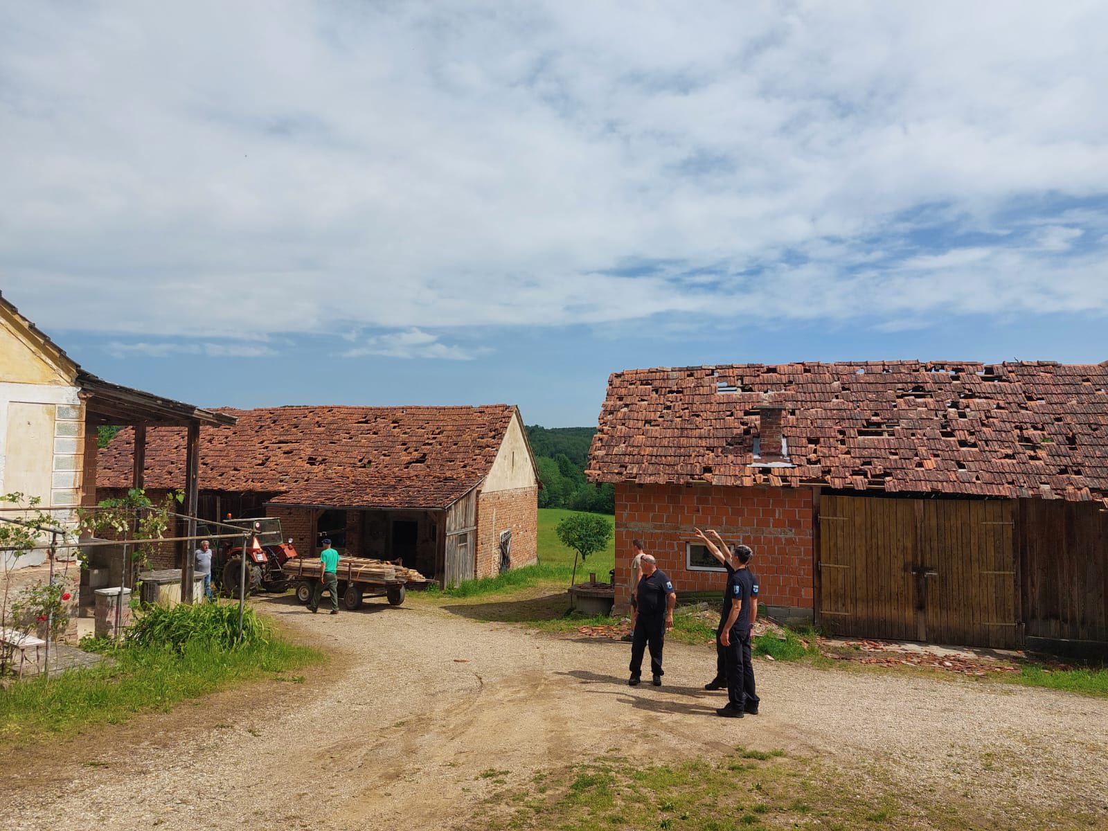 Odstranjevanje posledic neurja na Goričkem