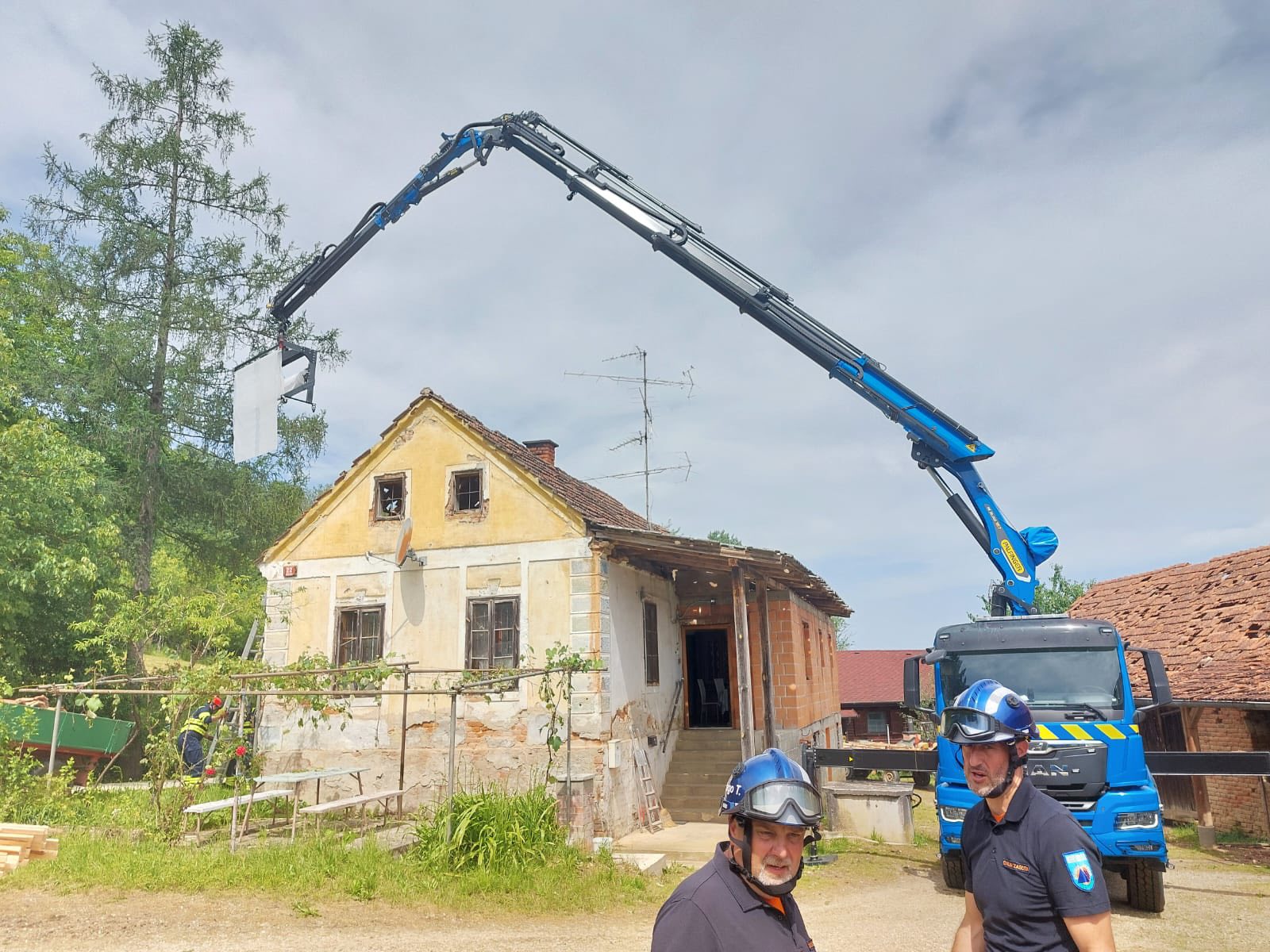 Odstranjevanje posledic neurja na Goričkem