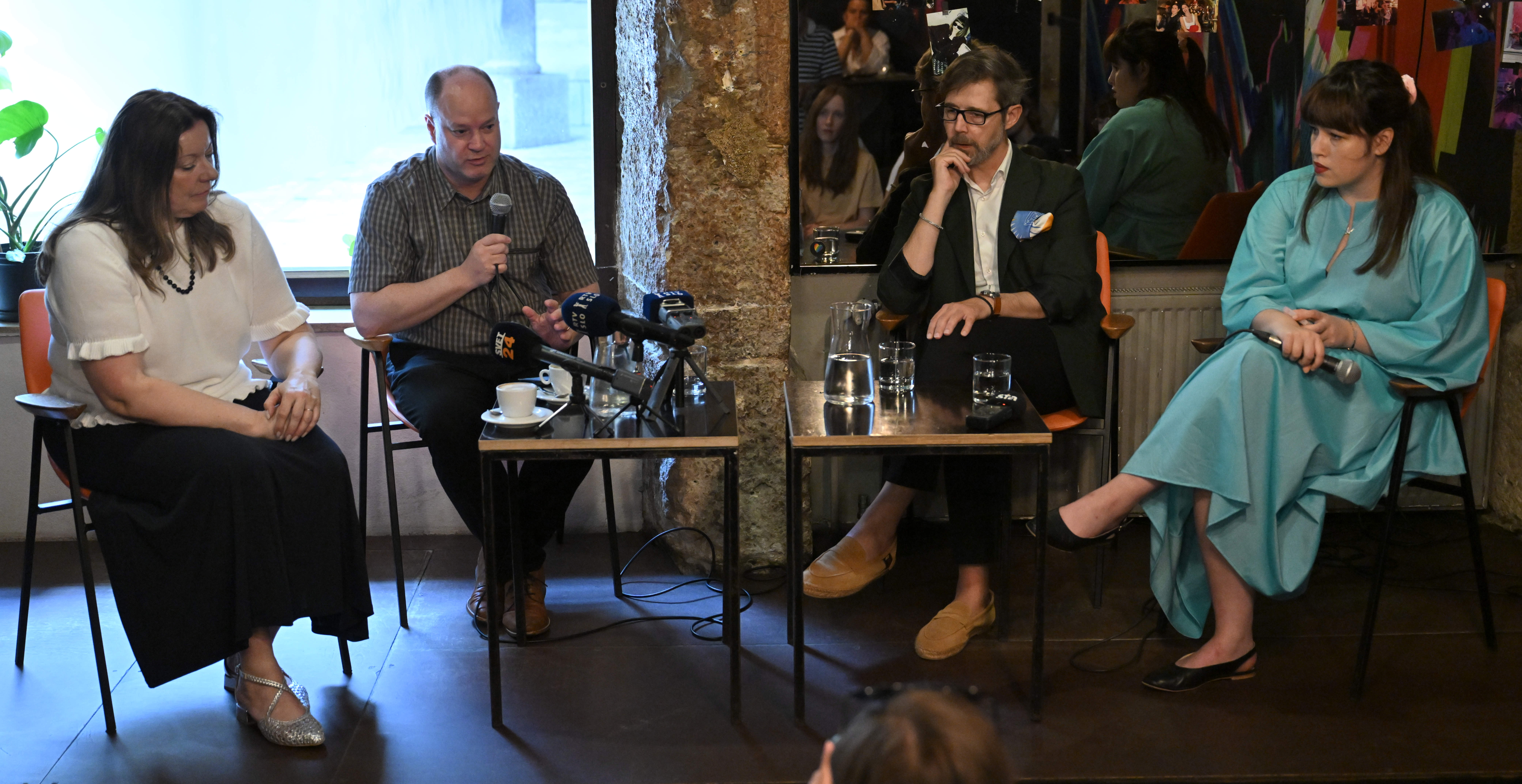 Novinarska konferenca o revščini v šolah