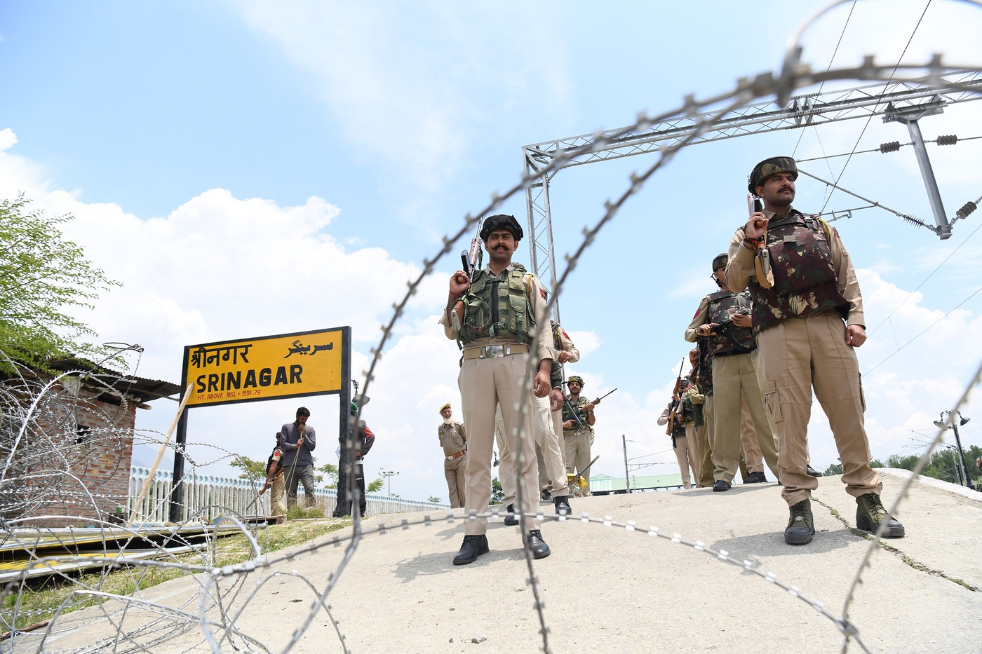 Indijske sile varujejo železnico ob prihodu indijskega premierja