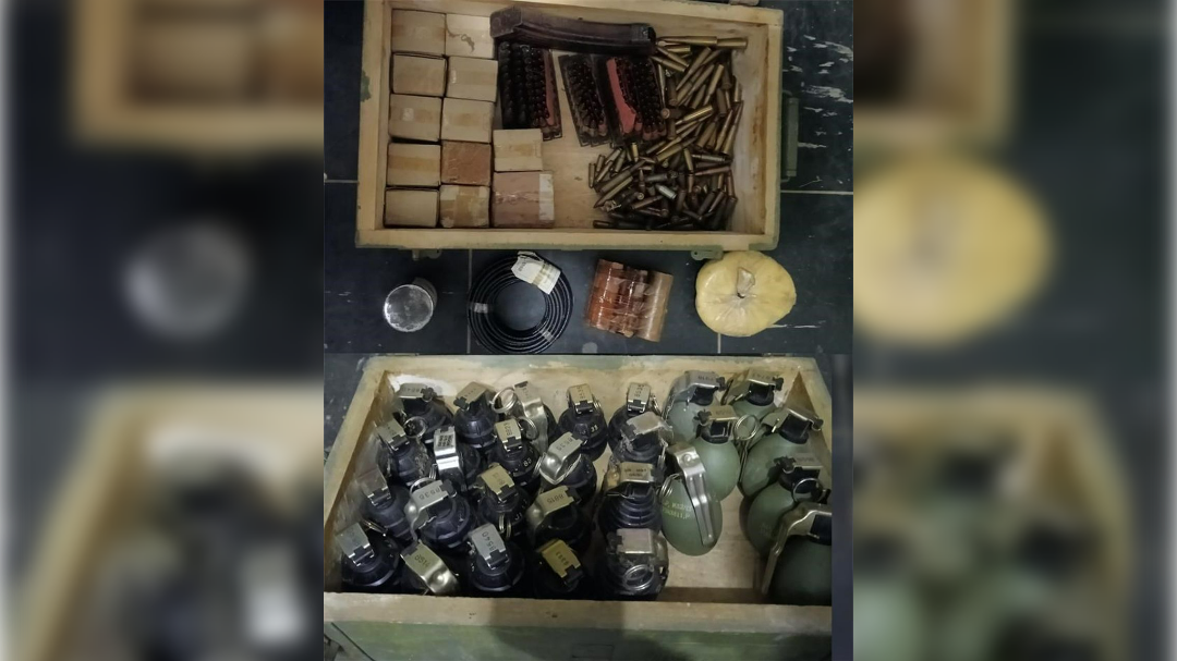 Hrvatica je v hiši našla eksplozivo in strelivo.