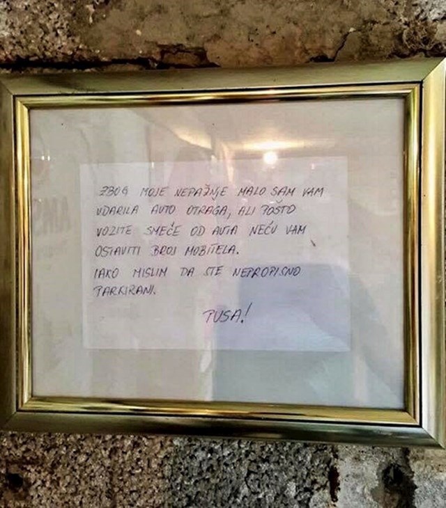 Uokvirjeno sporočilo z avta