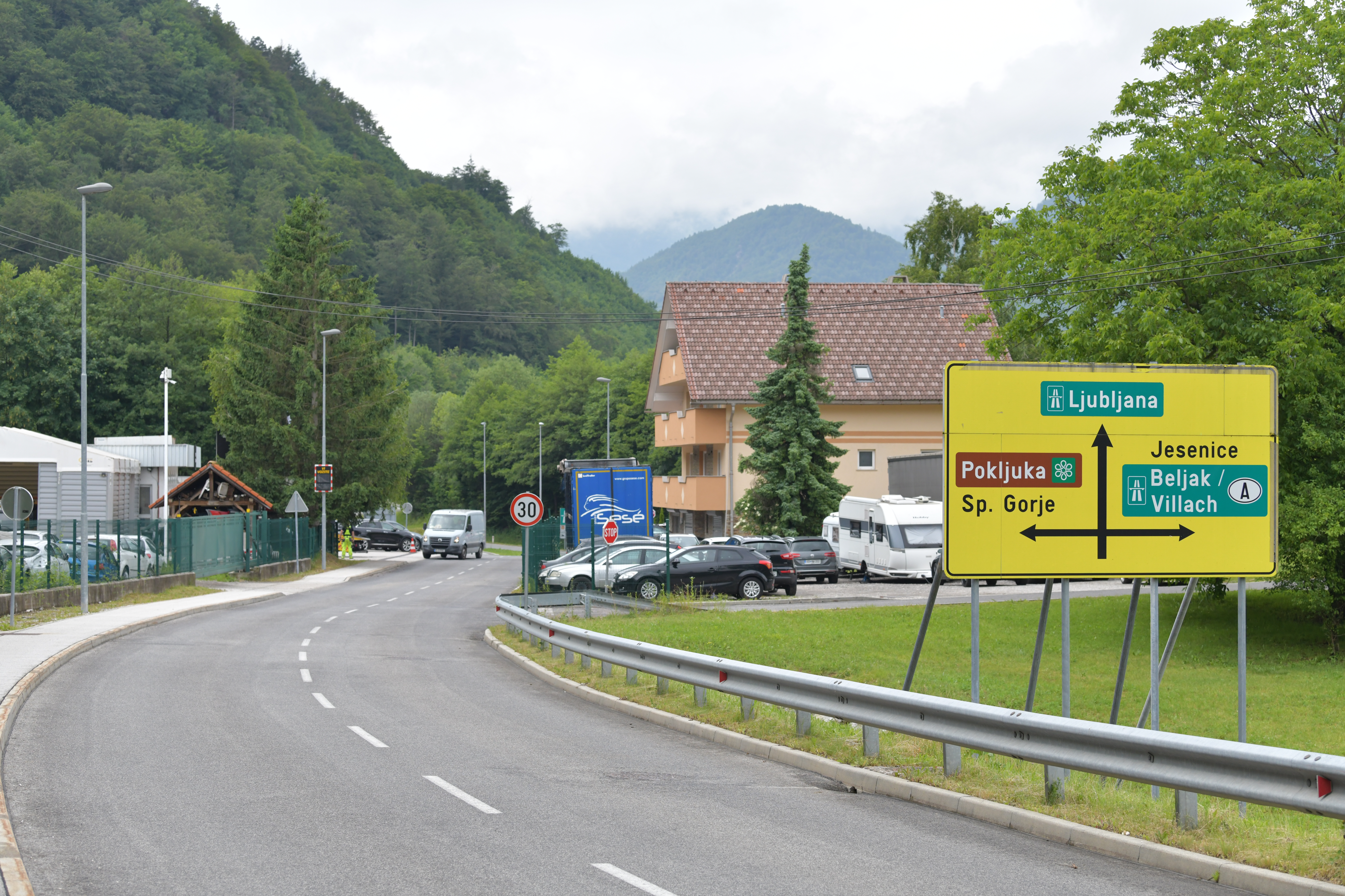 Omejitev hitrosti in radar na robu Blejske Dobrave