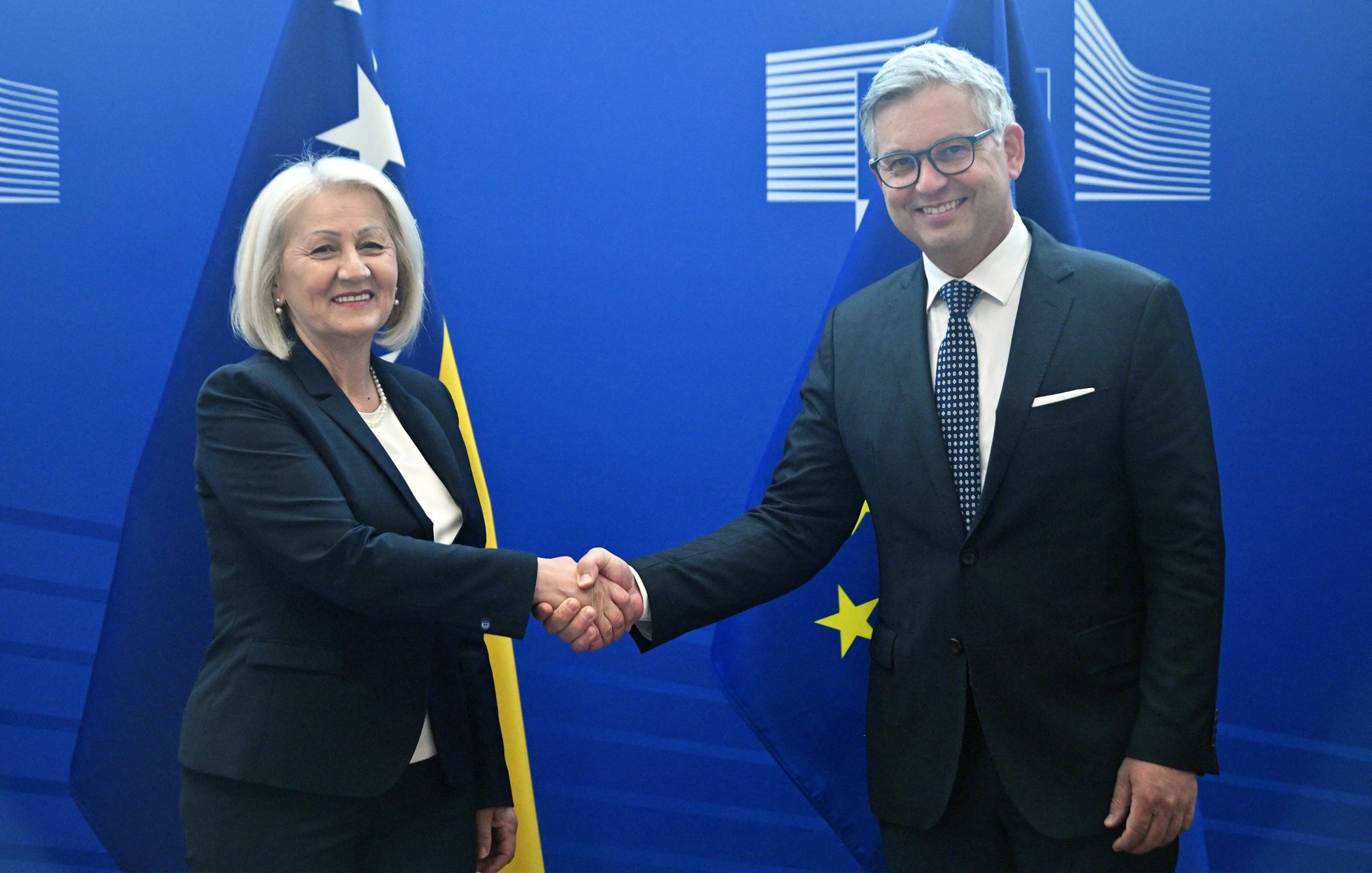 Borjana Krišto in Magnus Brunner sta v Bruslju podpisala sporazum