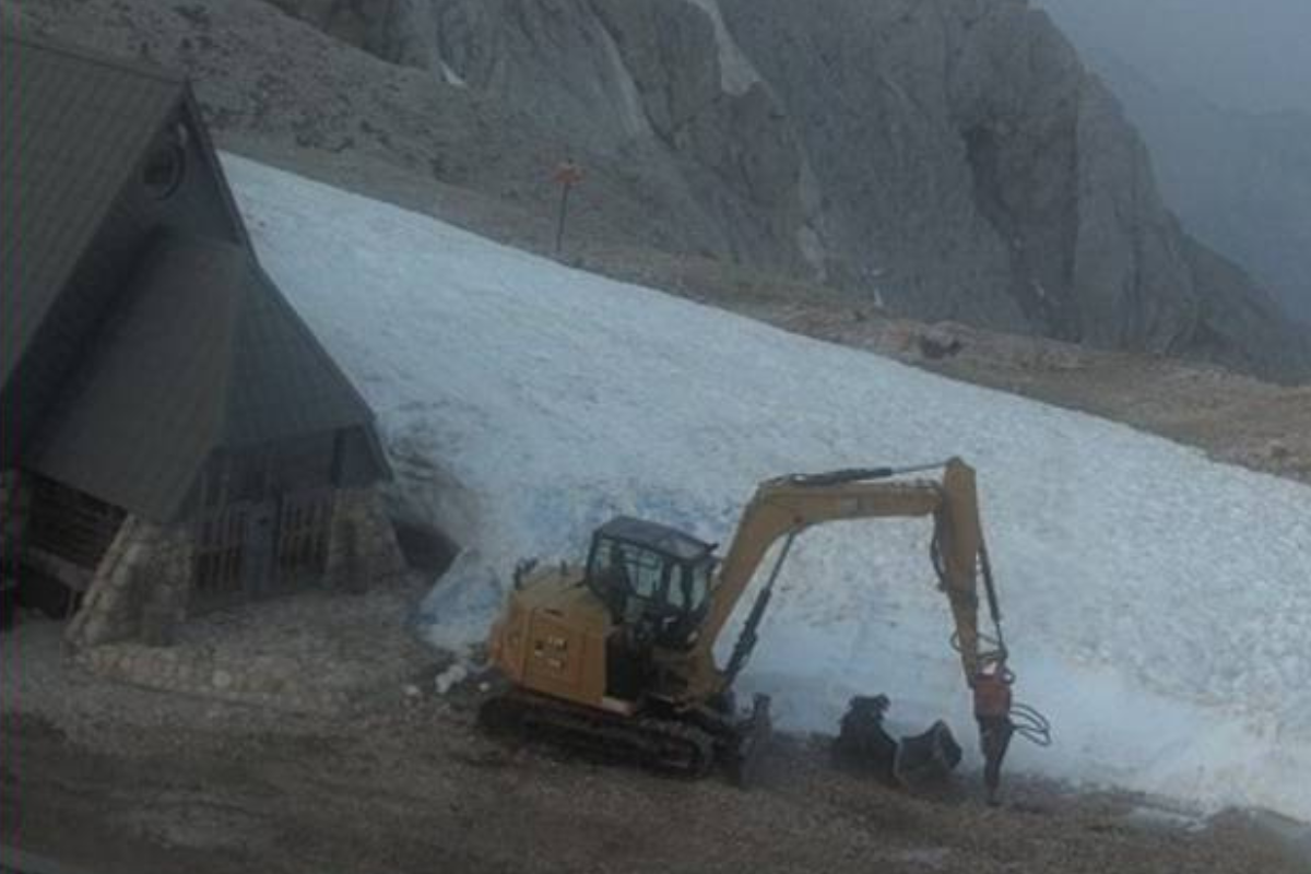 Izdelek brez naslova