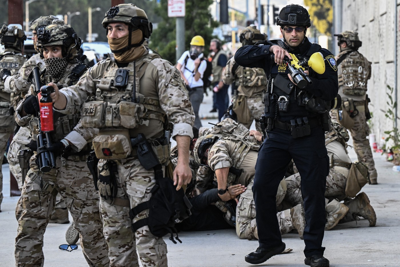 Nacionalna garda aretirala protestnika v Los Angelesu.